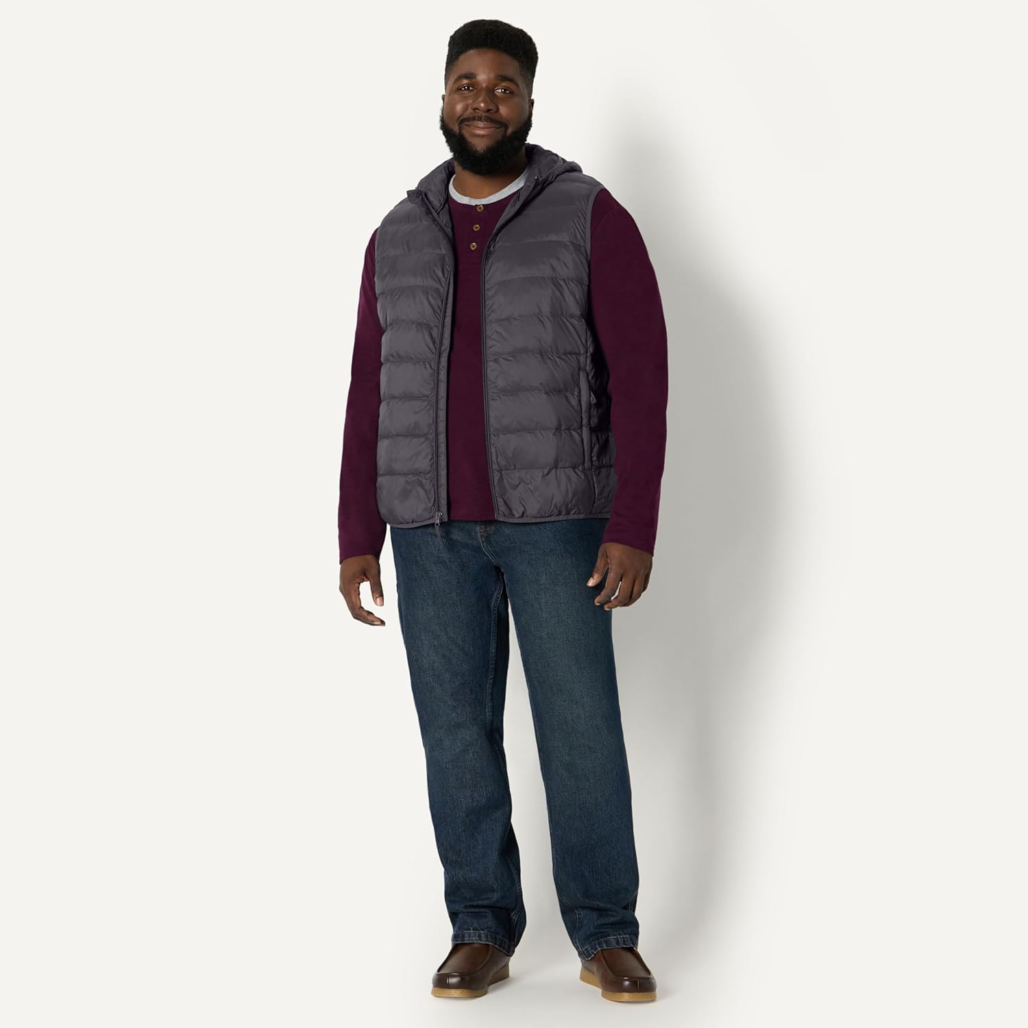 Amazon Essentials Men's Regular-Fit Lightweight Water-Resistant Hooded Puffer Vest - Image 7