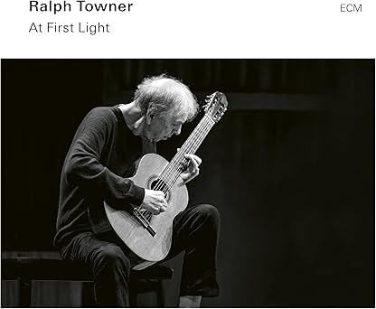 At First Light [LP] por Ralph Towner — capa do álbum