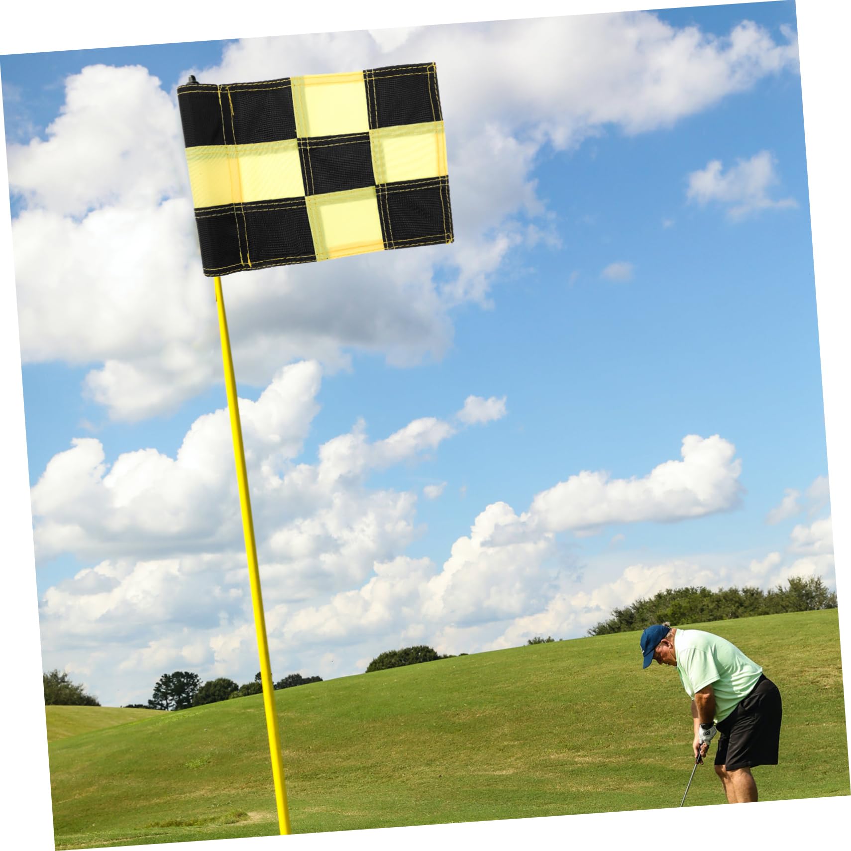 POPETPOP Golfing Checkered Flag Lightweight Portable Golf Training Flag for Backyard Practice Compact Print for Enhanced Goal Tolerance for Outdoor Golf Sessions