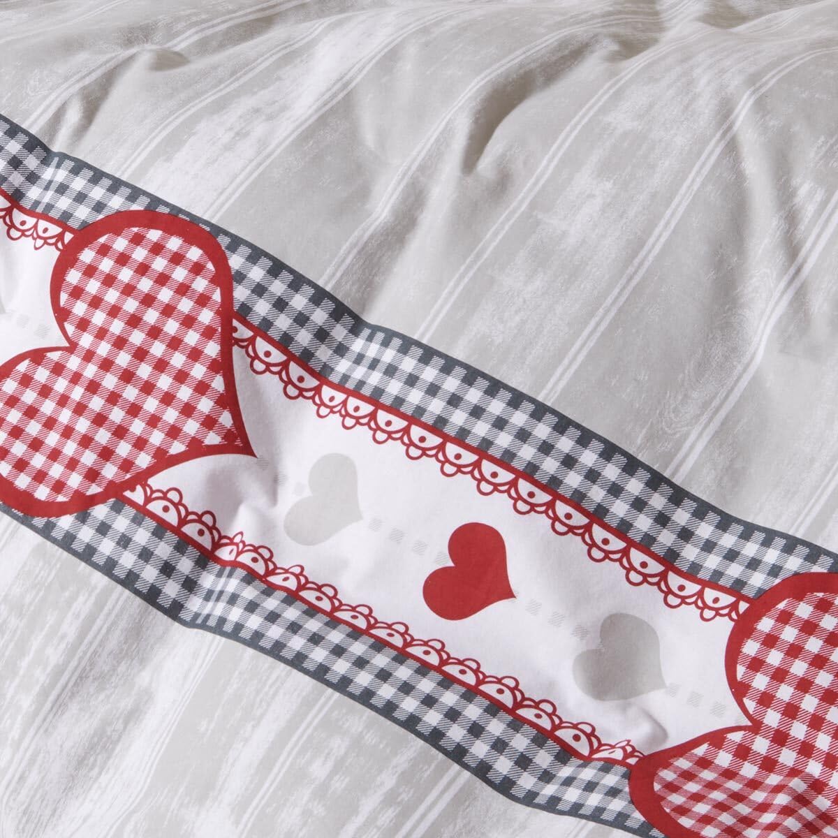 Traumschlaf Feinflanell Bettwäsche Alpenherz – Kuschelige Winterbettwäsche mit Herz- & Vichy-Karo Design – Weiche Flanell Bettgarnitur aus 100% Baumwolle – 135x200 cm + 80x80 cm