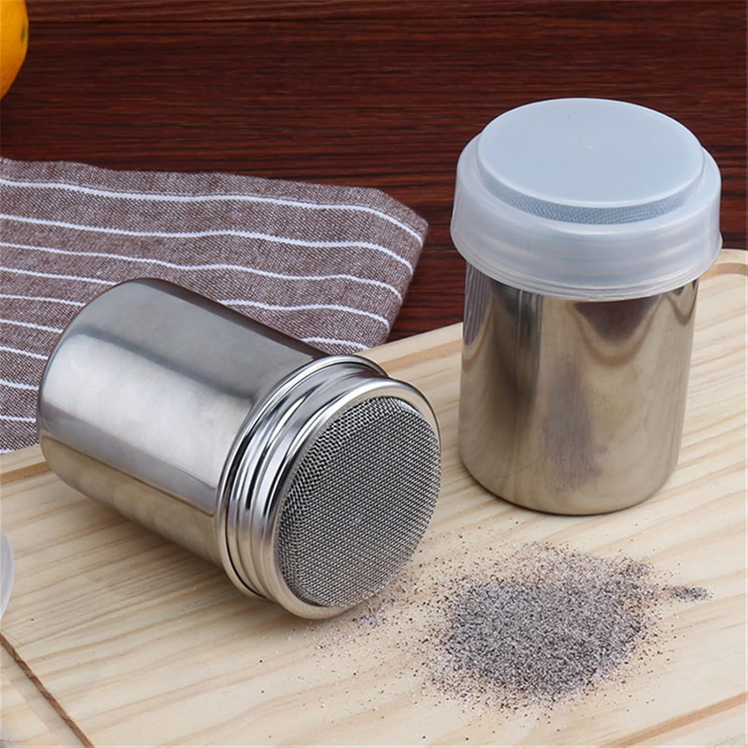 Food Strainers， Small and Large Stainless Steel Coffee Chocolate Shaker Cocoa Coffee Powdered Sugar Flour Sieve Shaker with Lid Strainer(5.9 X 8.3cm)