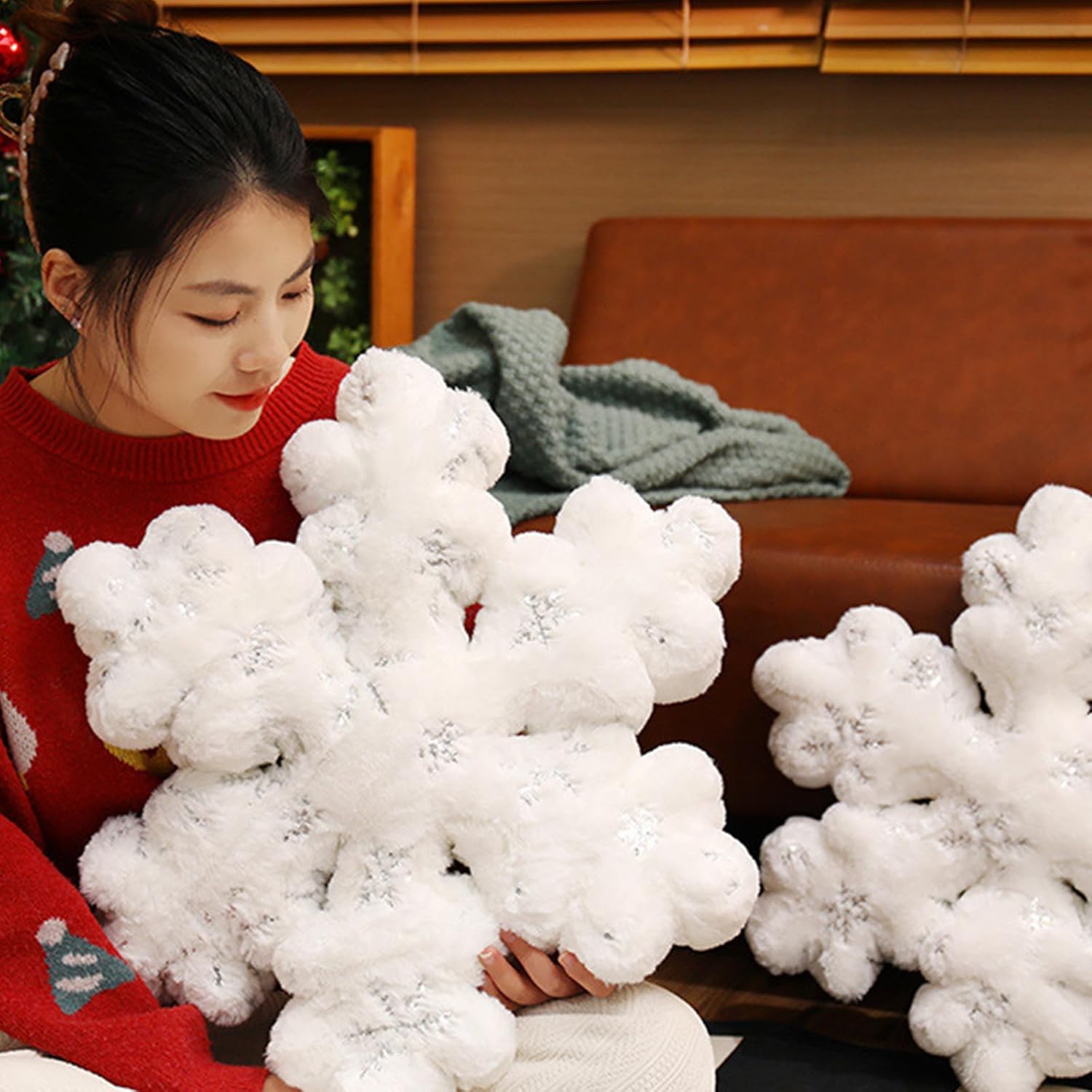 Multifunctional Snowflake Decorative Pillow Suitable for Living Room Bedroom Styling Accent Snowflake Pillow