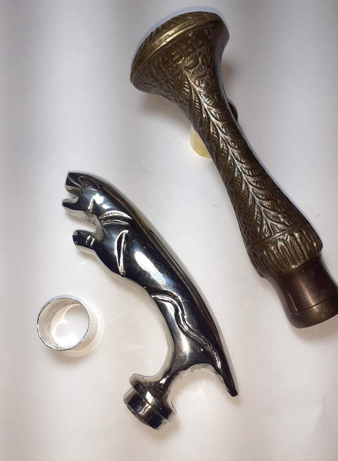Canne en bois fait main avec poignée tête de jaguar argentée pour une élégance intemporelle