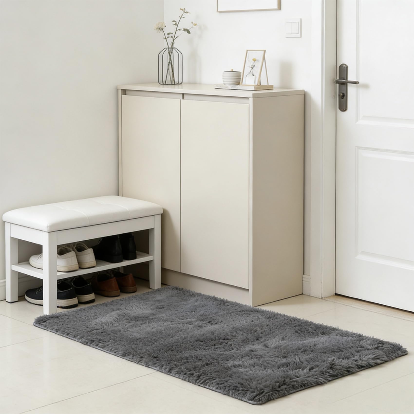 Tapis de salon shaggy gris moderne pour réchauffer l'ambiance de la chambre