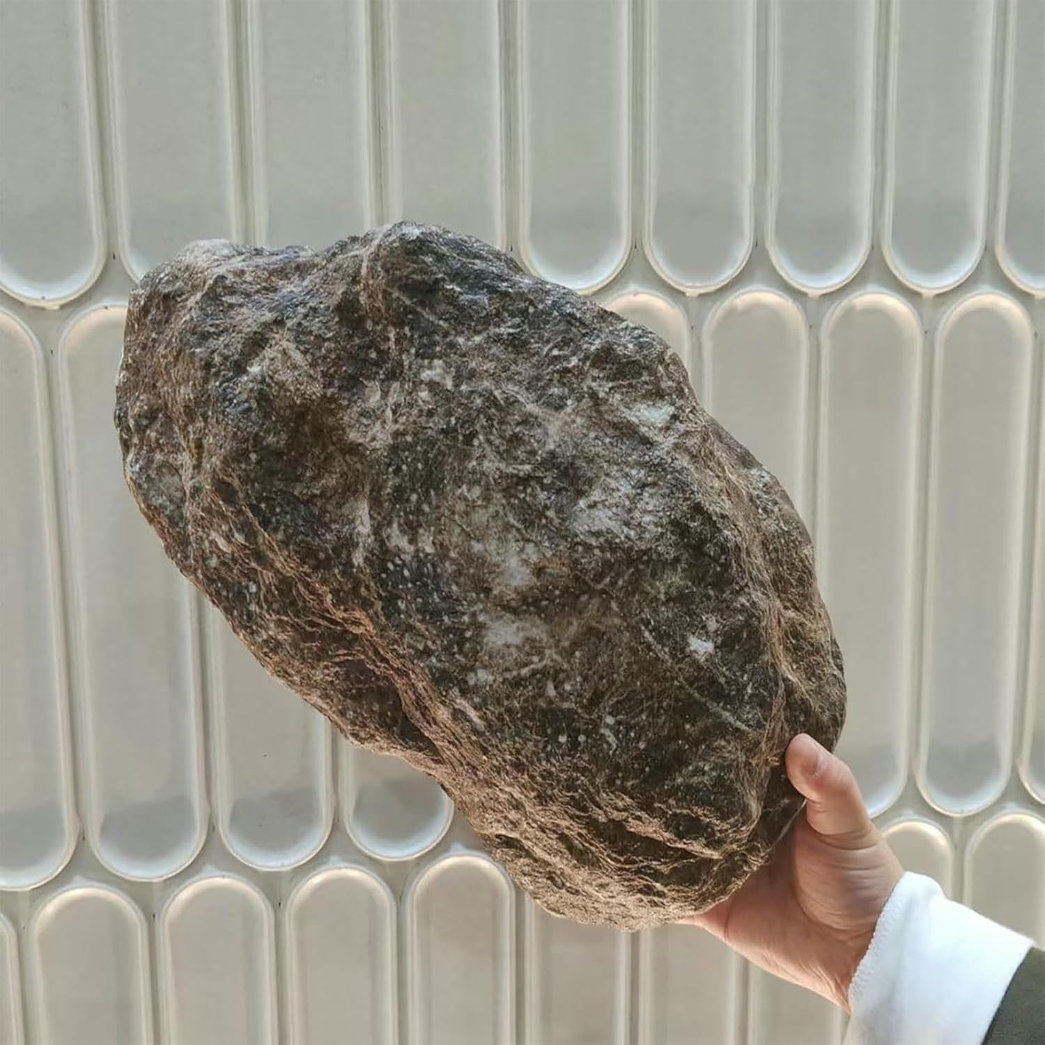 Fake Rocks, Faux Rock for Landscaping, with Realistic Natural Pattern, Lightweight Versatile, for Aquarium Décor, Garden Photography, Yard, Rivers Indoor