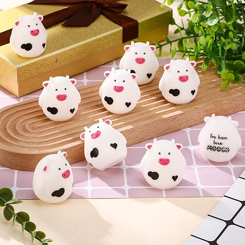 Miniatura 3 de Cholemy Juego de 50 mini vacas de goma para regalo a granel You Have Been Mooed Funny para figuras de juego, accesorios interiores de automóvil,