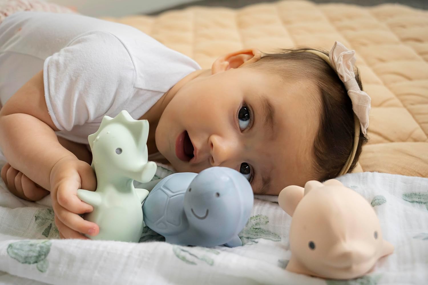 Ocean Buddies Baby Rattle & Teether Set – GOLS-Certified Organic Natural Rubber Dolphin, Seahorse & Turtle | Infant Bath Toy & Teething Relief | Eco-Friendly Newborn Sensory Gift with Mesh Bag