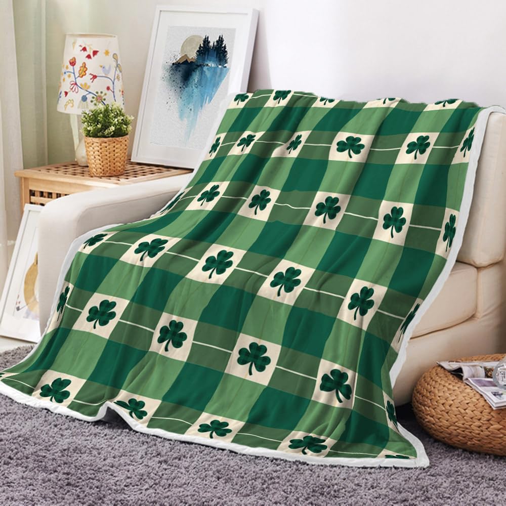 St. Patrick's Day Throw Blanket, Spring Green Lucky Clover Theme Flannel Blankets, Ireland St. Patrick's Day Fleece Blanket Cozy Soft Throw for Couch