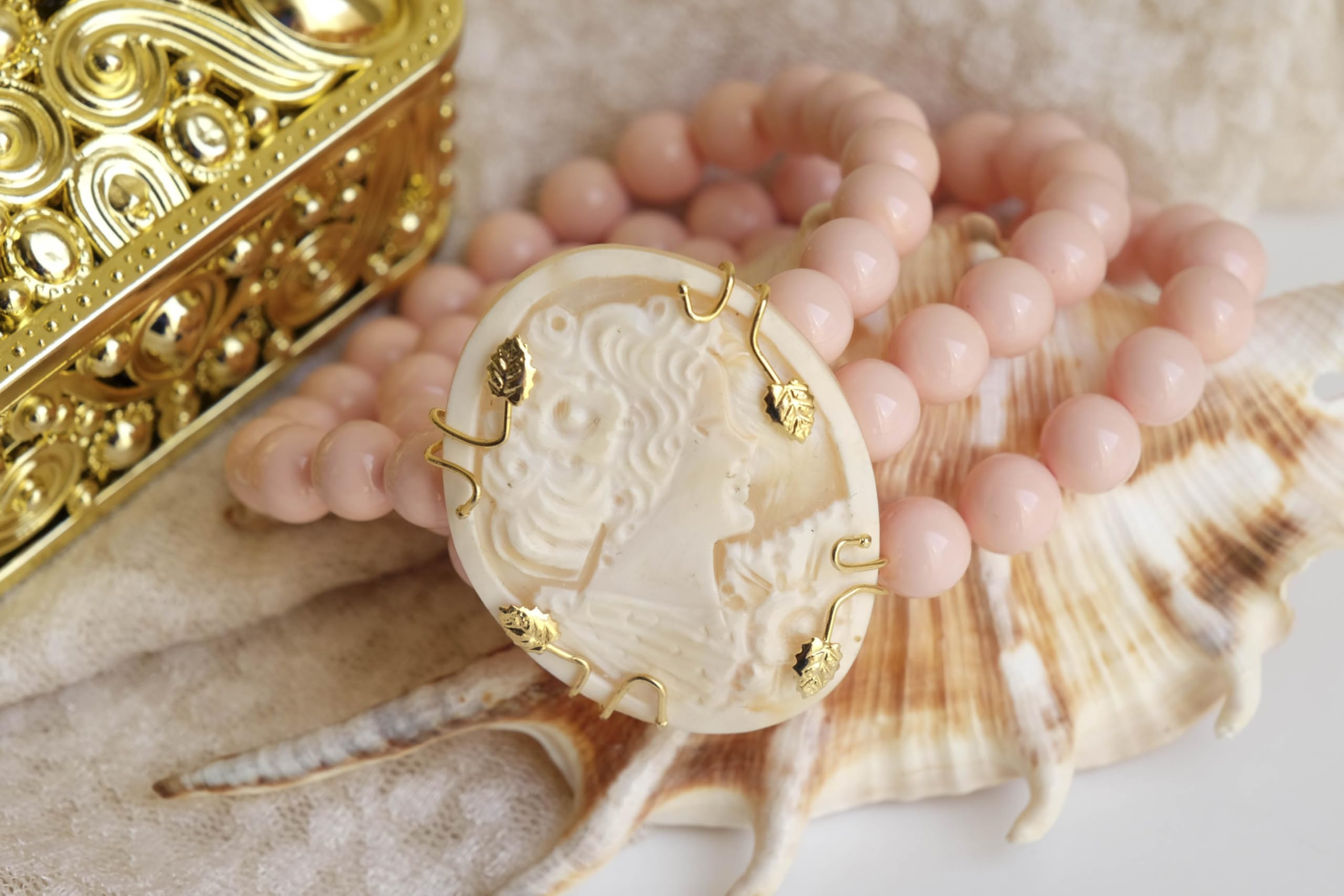 Bracciale tre file con pasta di corallo rosa e cammeo, argento 925, bracciale elastico, bracciale Italiano