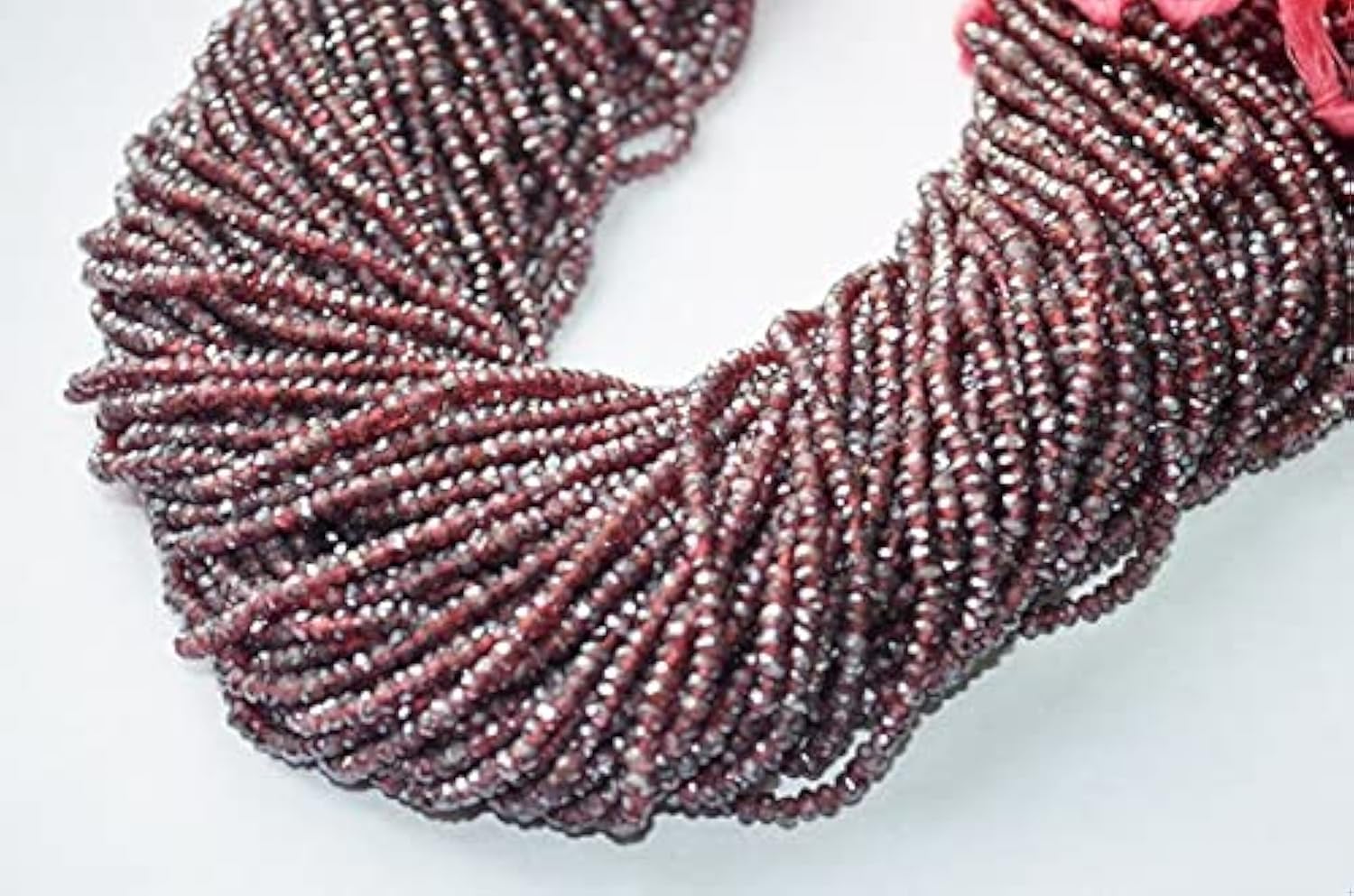 Garnet coated faceted 3-3.5 mm LKBEADS pour la création de bijoux élégants au quotidien