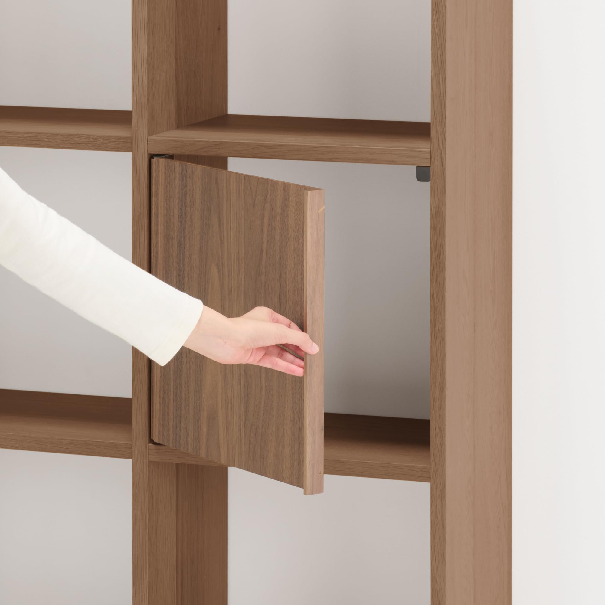 Amazon｜無印良品 スタッキングシェルフ 木製扉 ウォールナット材突板