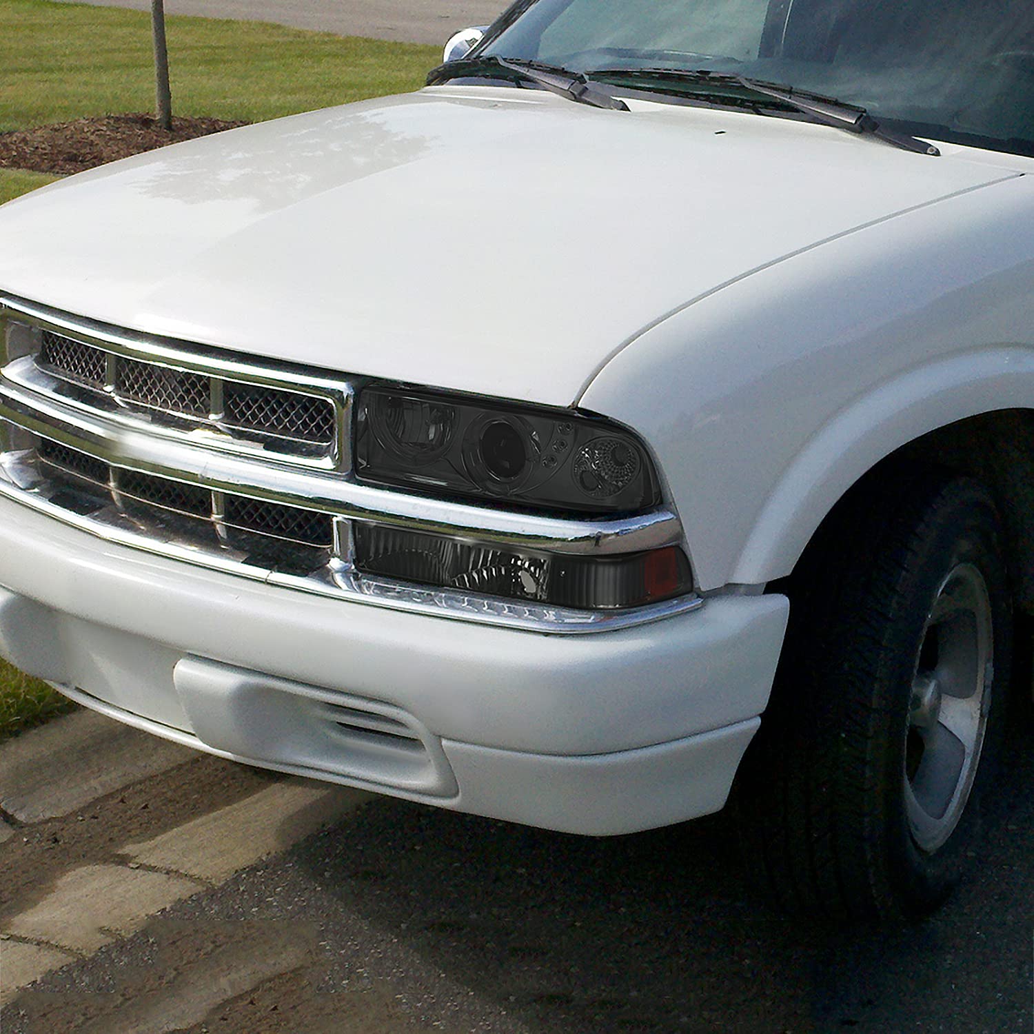 Spec-D Tuning Smoke Lens Bumper Lights Compatible with 1998-2004 Chevy S10 Blazer GMC Sonoma L+R Pair Assembly