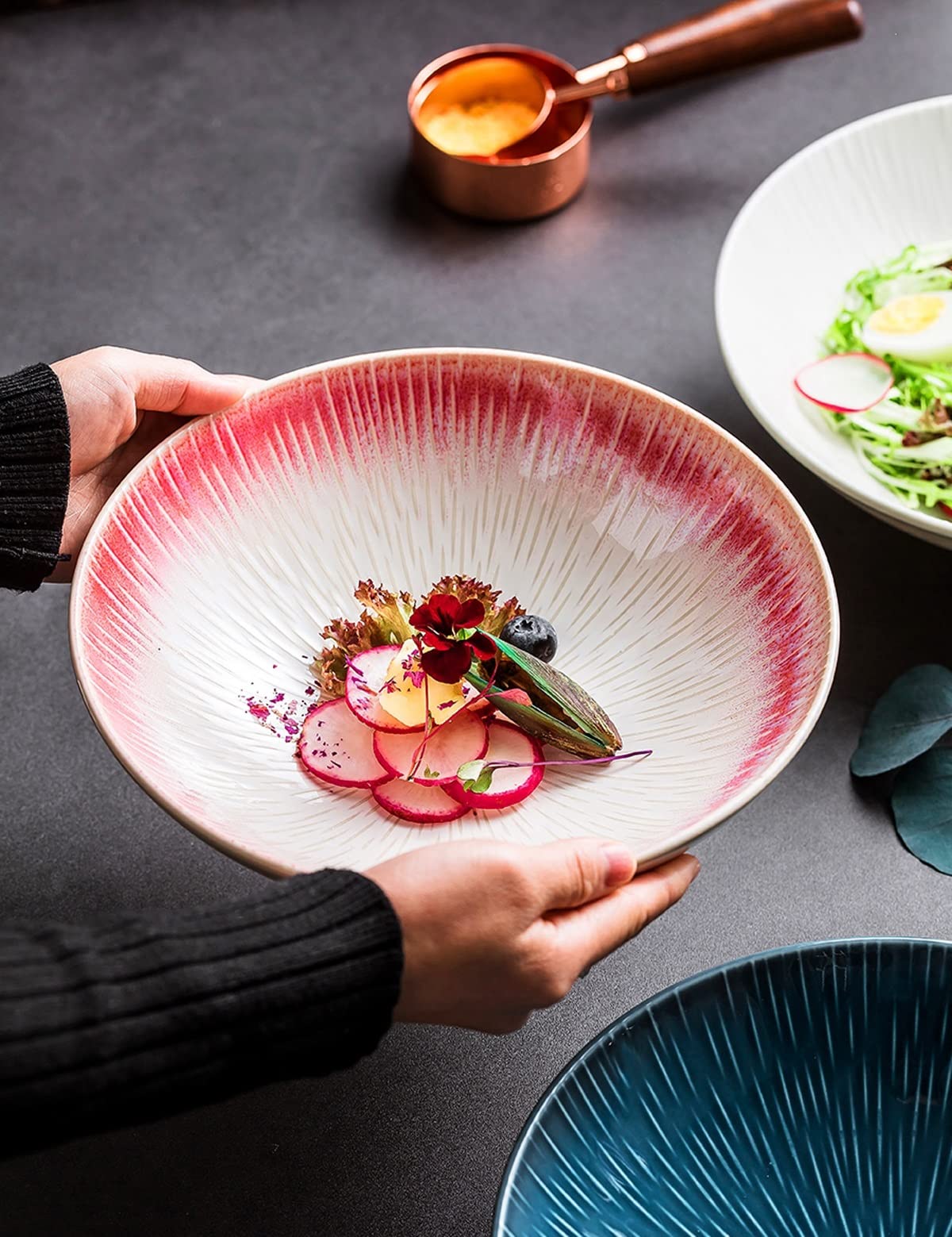 Misa emaliowana Misa ceramiczna w kolorze emalii Różowa miska ceramiczna, 9,5-calowy talerz do zupy sałatkowej, makaron ramen z możliwością układania w stosy porcelanowe miski do serwowania owoców mis
