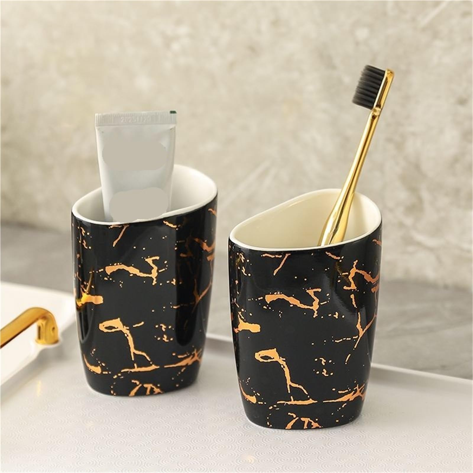 WNBFTTK Seifenspender Set Exquisites vergoldetes Badezimmerset aus schwarzer Keramik, Lotionflasche, Seifenspender, Haushaltszubehör for Mundwasser(Color13)