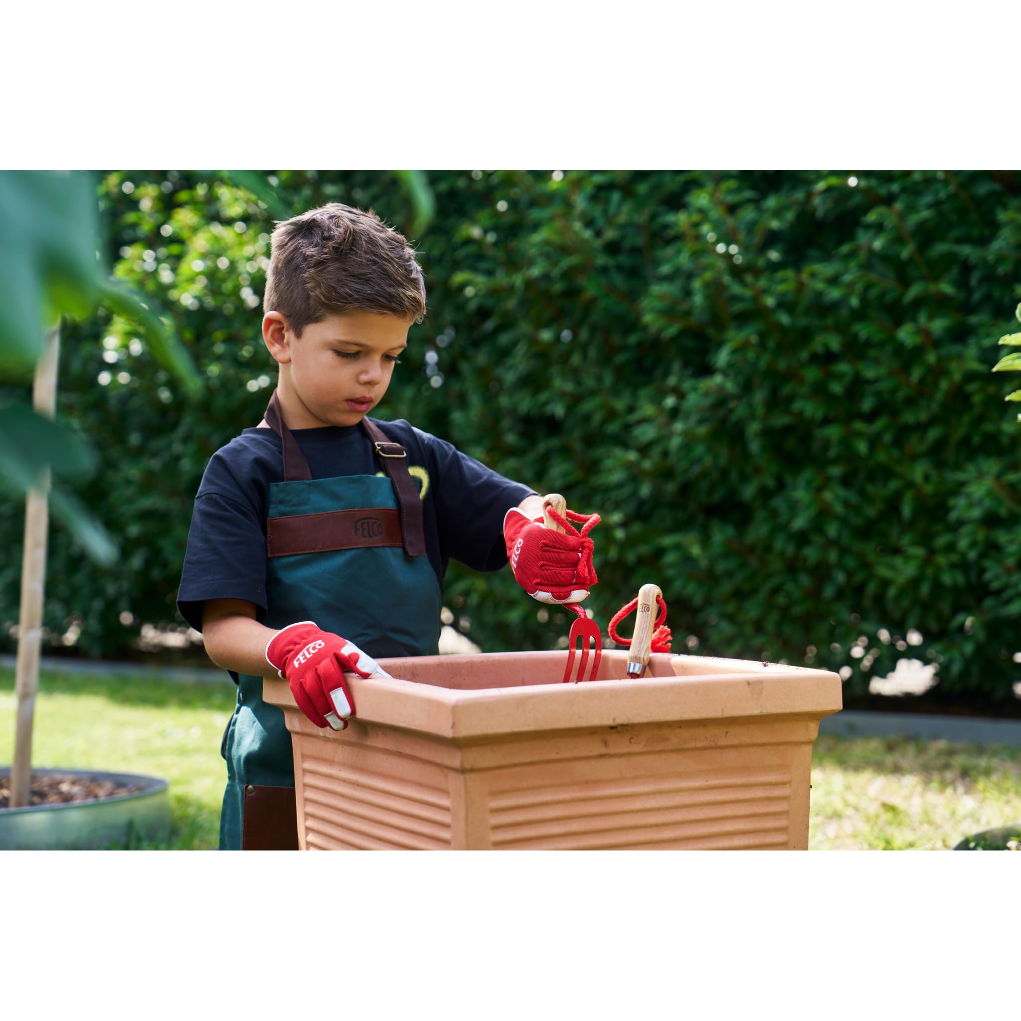 FELCO 490 KIDS – Kinder-Gartenschürze 4–10 Jahre, reißfestes Baumwollgewebe, wasser- und schmutzabweisend, Leder-Taschen, verstärkte Nähte, universelle Größe