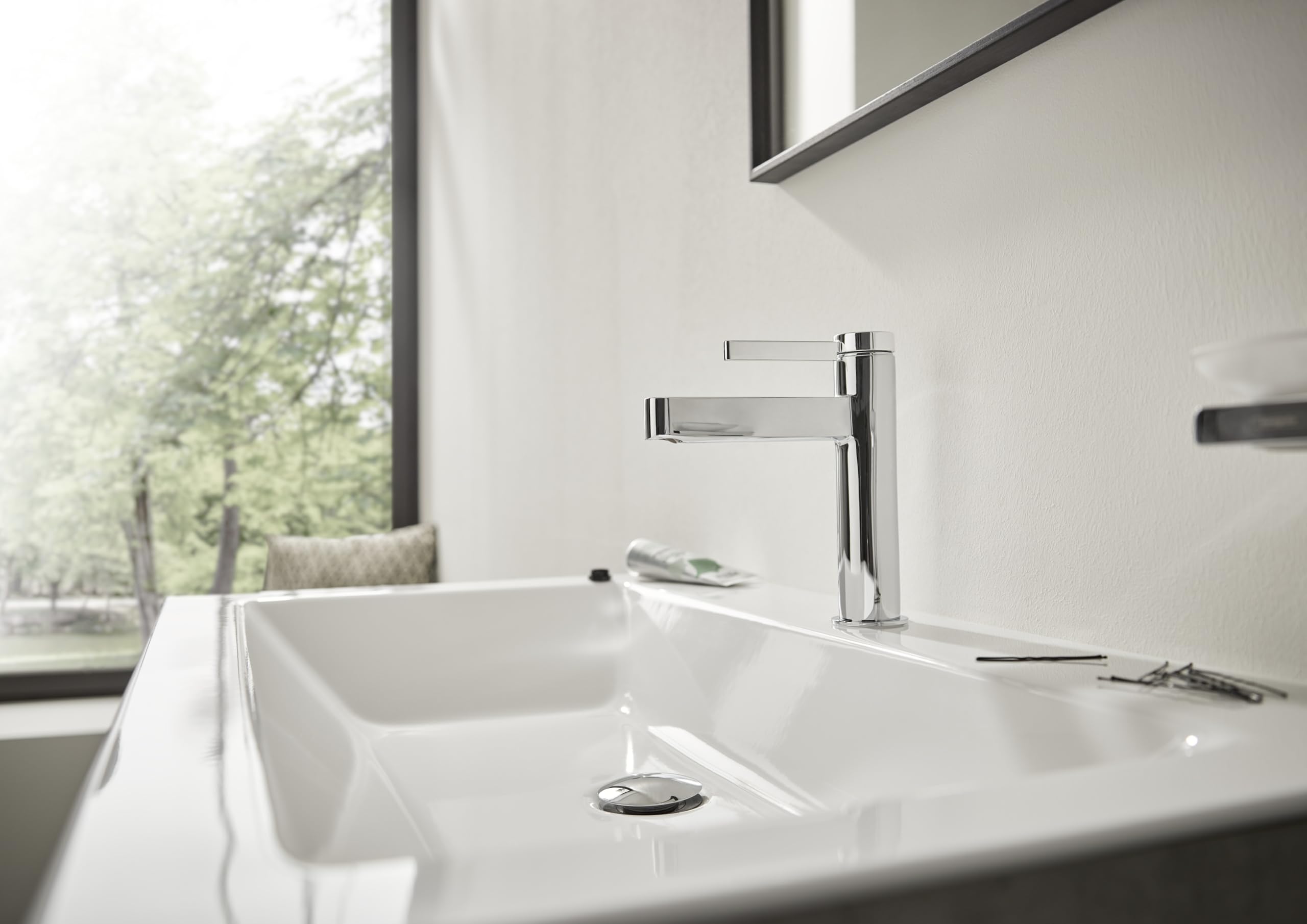 hansgrohe Finoris - Válvula de pie para agua fría con caño de 100 mm, grifo de ahorro de agua, cromo