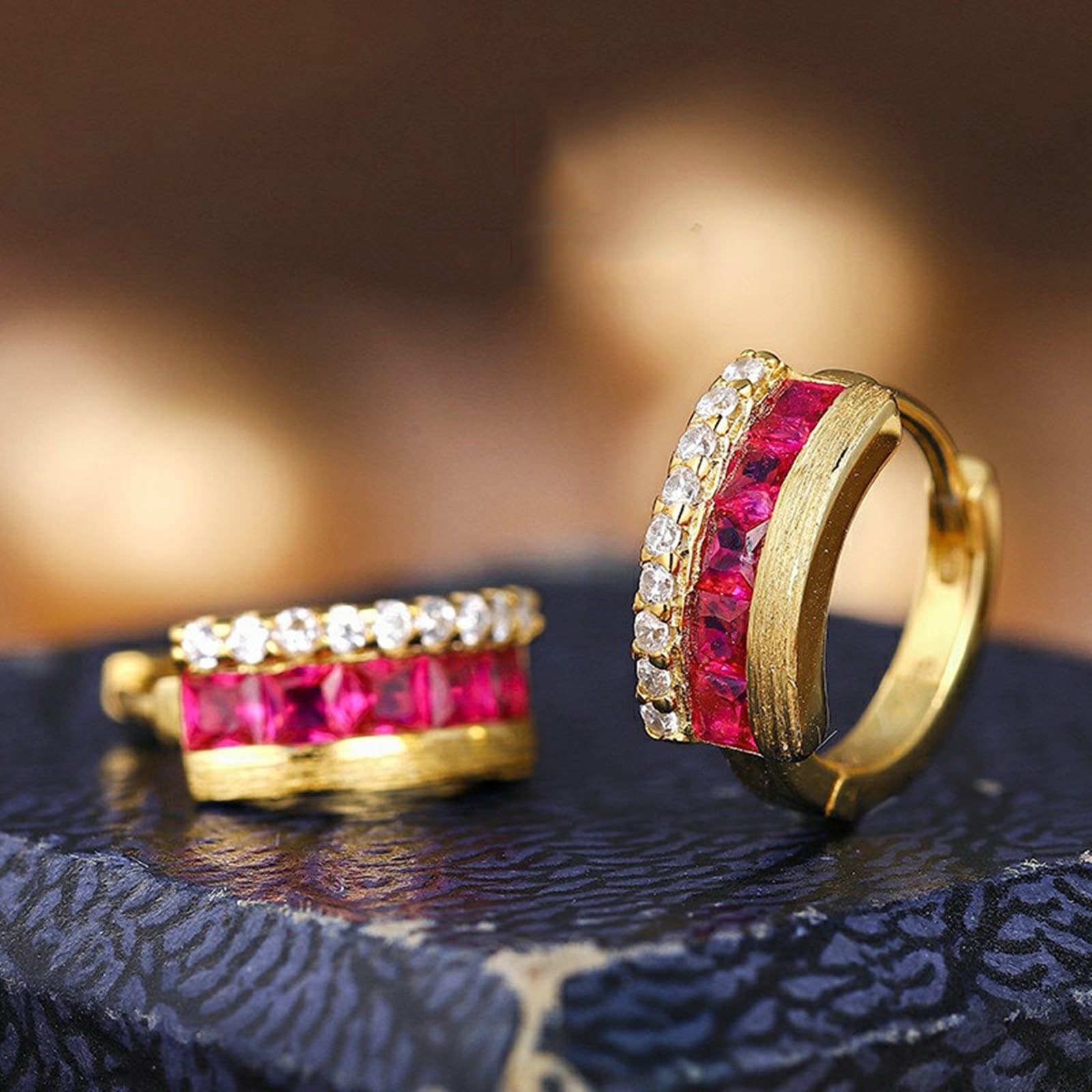 KnSam Pendientes de aro de oro 750 de 18 quilates, 0,6 ct creados en laboratorio de rubí, Navidad, corte princesa, rojo, joyas de oro auténtico para mujer con moissanita, oro amarillo de 18 quilates
