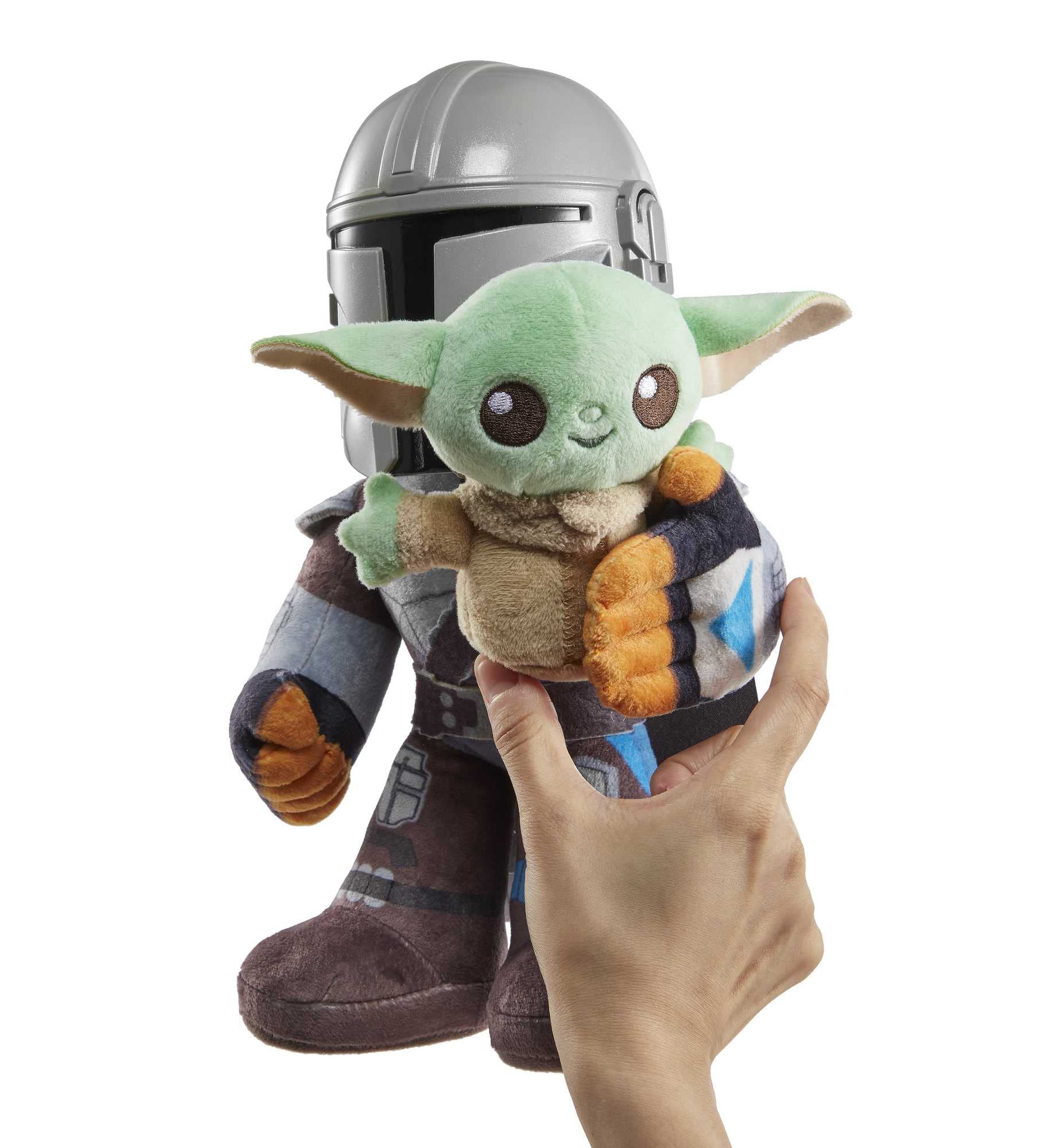 Star Wars Star Wars Clan de Deux Peluche Sonore The Mandalorian (28 cm) avec Grogu (10 cm), inspirée de la série Le Livre de Boba Fett diffusée sur Disney+, Jouet Enfant, Dès 3 ans, HPC19