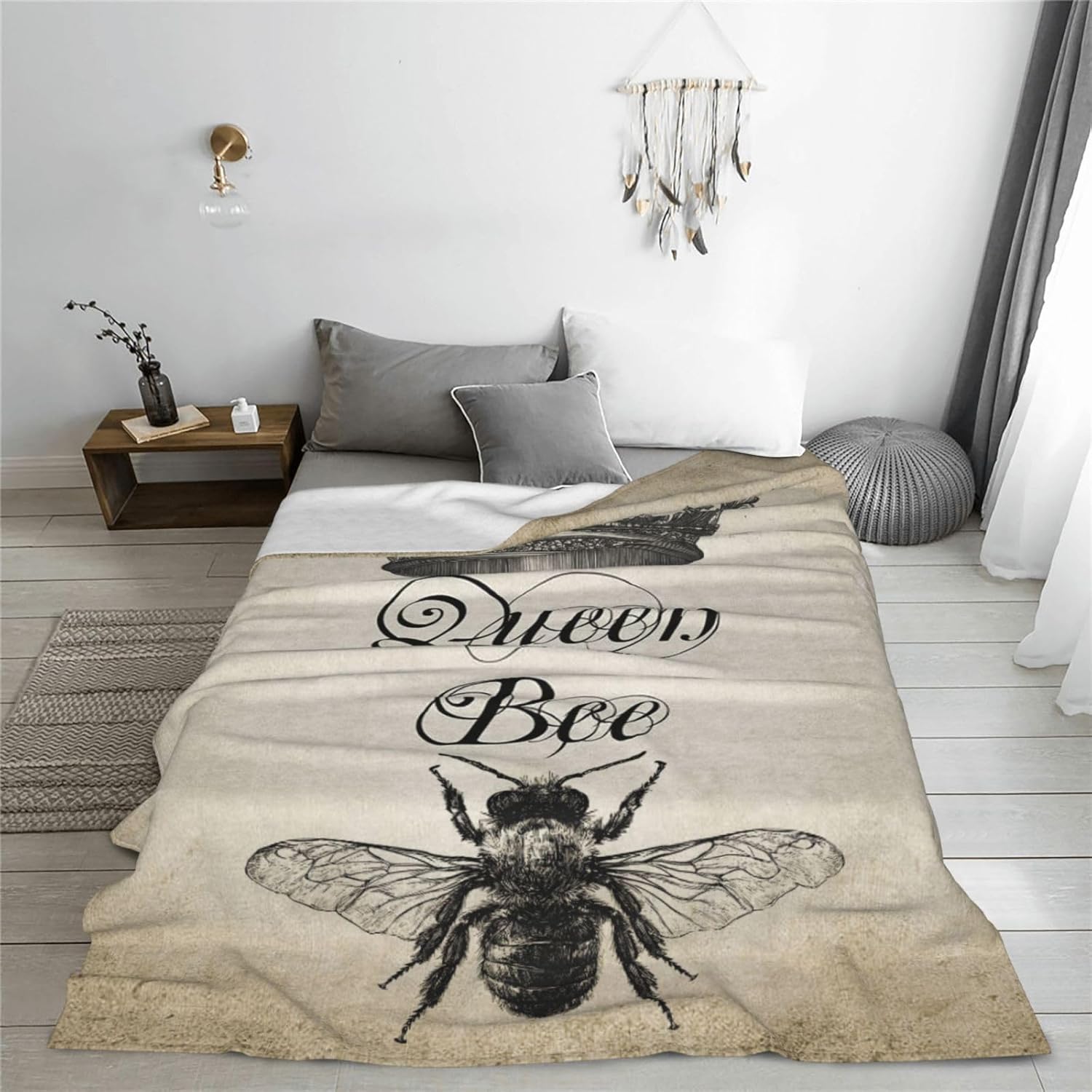 Queen Bee Blanket Bee Crown Decor Animal Print Throw Blanket Gifts for Girls Boys Warm Super Soft Plush Lightweight Fleece Flannel Winter Couch Bedding Blankets for Kids Adults Women 80"X60"