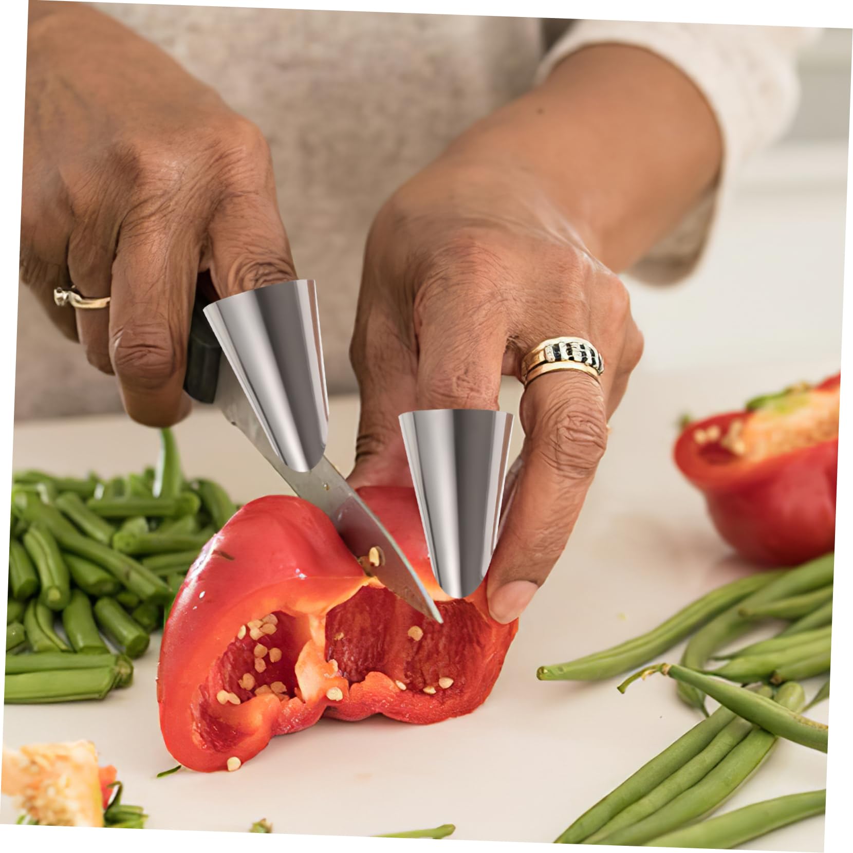 HOUDERCO 20Pcs Stainless Steel Thumb Cutter Finger Protectors for Harvesting of Fruits Vegetables for Gardening Picking and Peeling Tasks