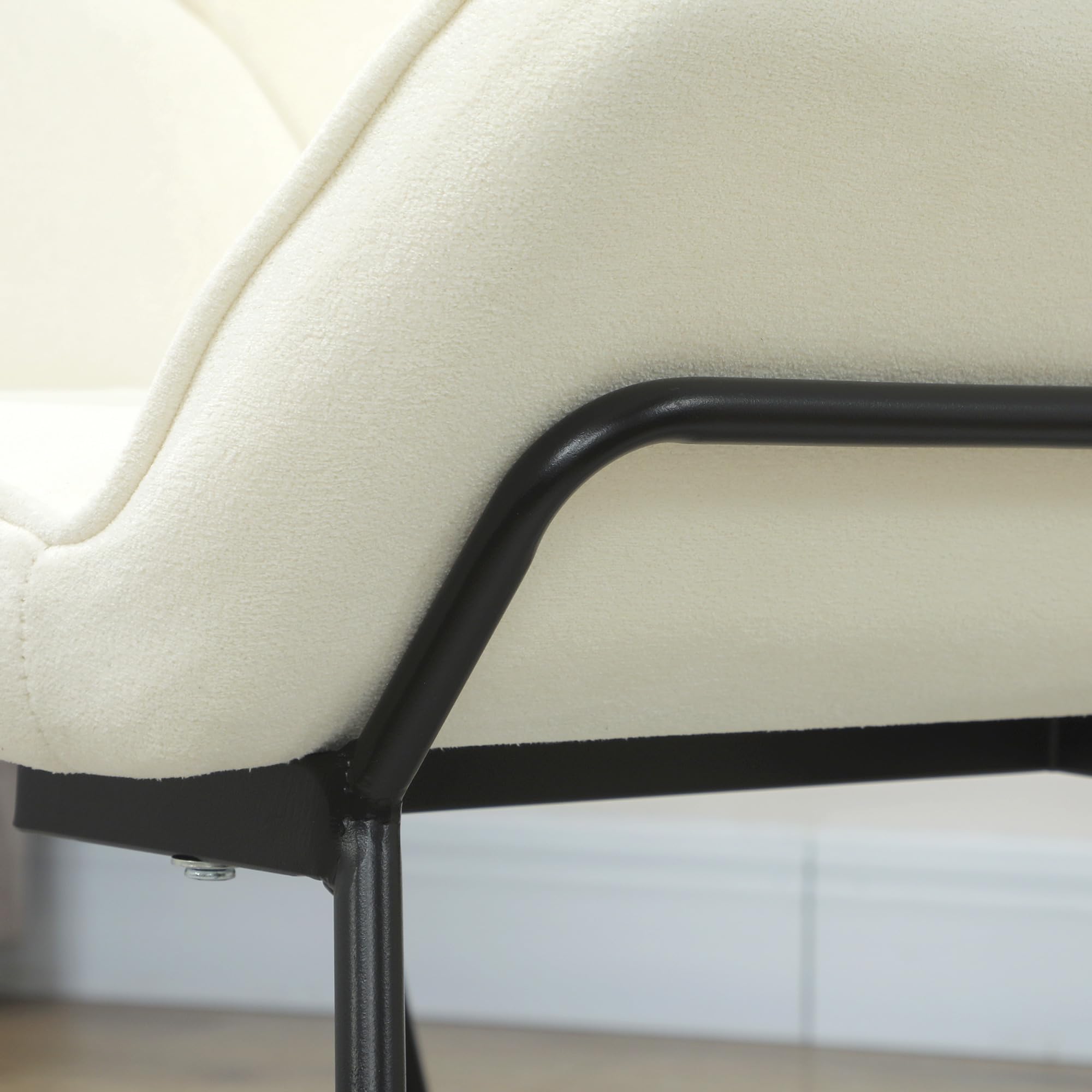 HOMCOM Butaca de Salón Moderna Sillón Lectura con Asiento Ancho de 46 cm y Acolchado Tapizado en Terciopelo Patas de Metal Silla Tocador para Salón Sala de Estar Dormitorio Crema