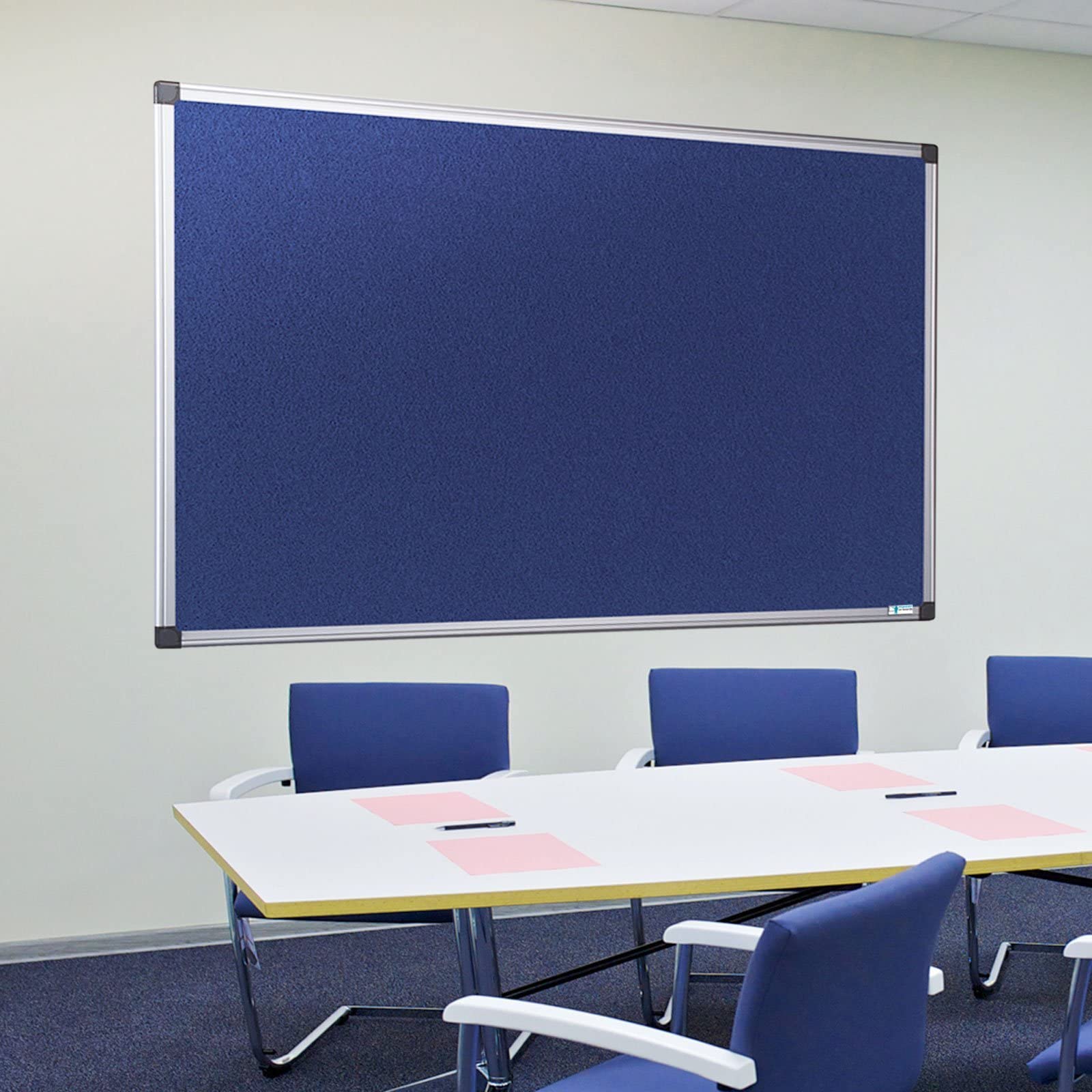 Master of Boards - Pinnwand mit Filz Oberfläche 120x180 cm Memoboard, Pin Board pinnbare Tafel für Zuhause & Büro mit Alu Rahmen in Hoch- und Querformat montierbar (blau)