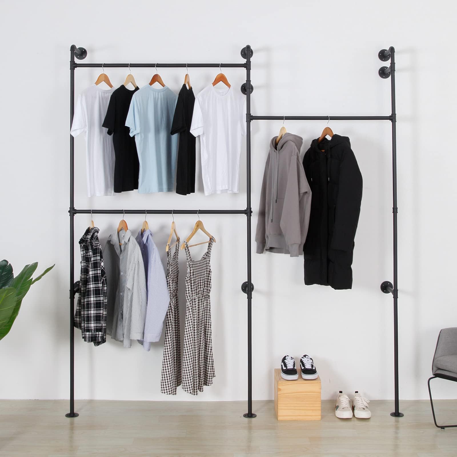 EDCB Wall Mounted Industrial Pipe Clothing Rack Garment Rack Pipeline Vintage Rolling Rack On Wall, Heavy Duty Rustic Gold Metal Garment Frame for Bedroom, Living room (Black))