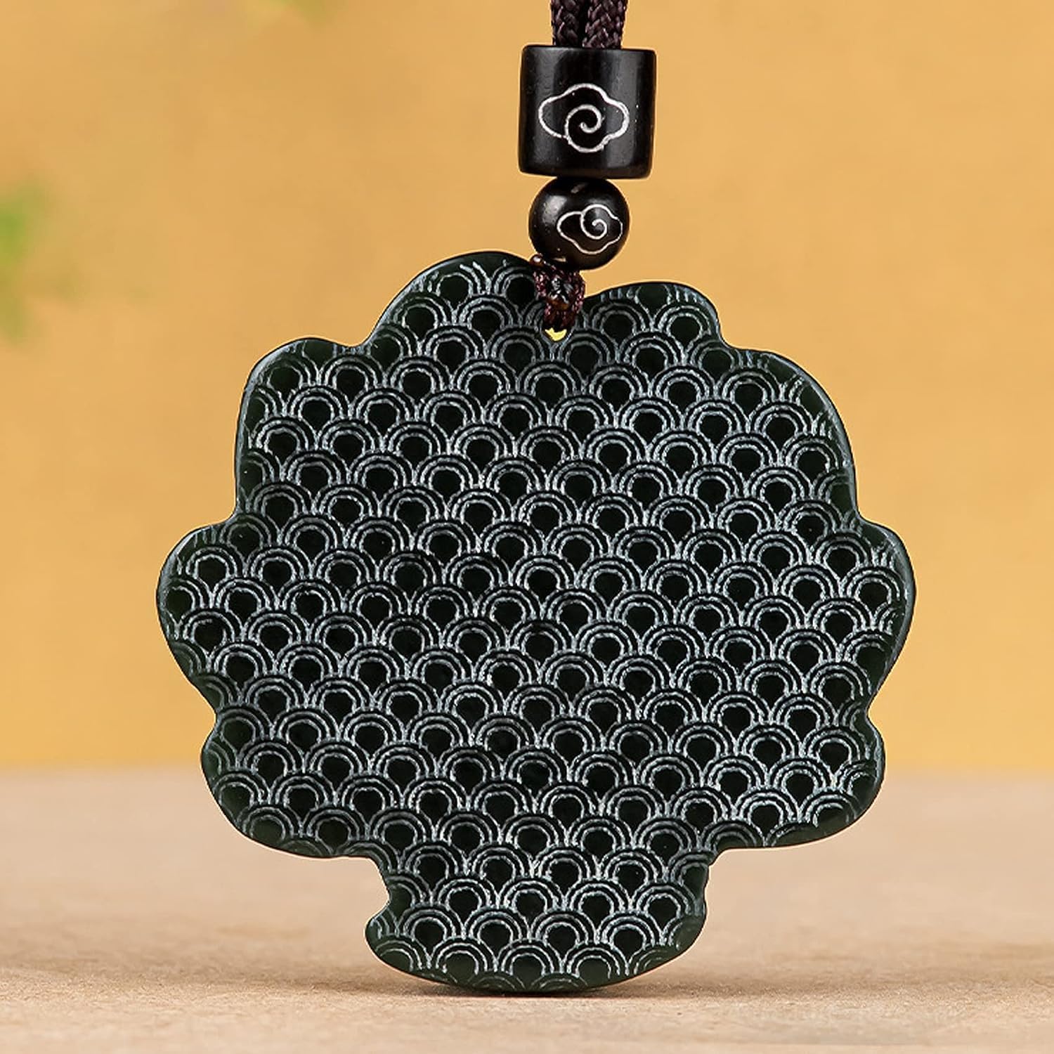 Wisiorek kryształowy naszyjnik ochronny amulet kamień szlachetny agat koralik ciemnozielony dziewięciogoniasty lis