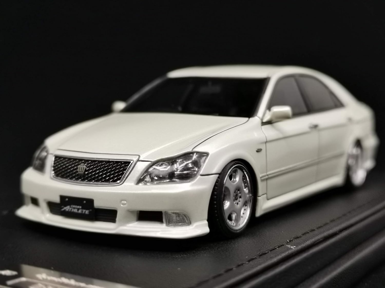 イグニッションモデル Toyota Crown GRS180 1/43 IG1500 1/43 Toyota Crown (GRS180) 3.5 Athlete Black | LINE