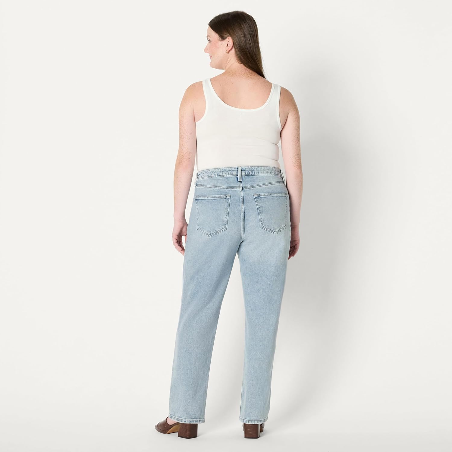 Amazon Essentials Women's High-Rise Straight Leg Jean - Image 7