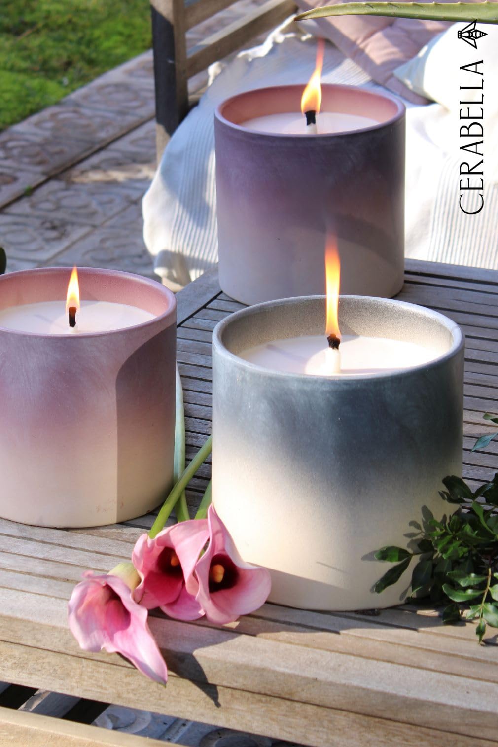Cerabella Tramonto Outdoor Duftkerze black-grey small im Terracottabehälter 1350 g Citronella und Hibiscus