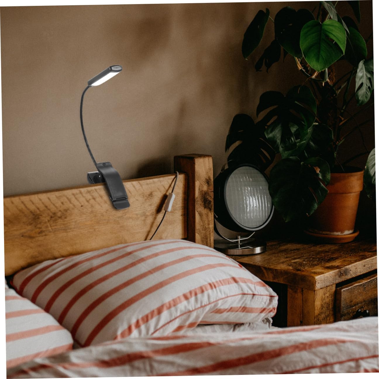 Homoyoyo LED Rechargeable Reading Lamp and Music Stand Clip Light, Compact Dark Bedside Book Light with Adjustable Brightness for Sheet Music and Night Reading, 2pcs