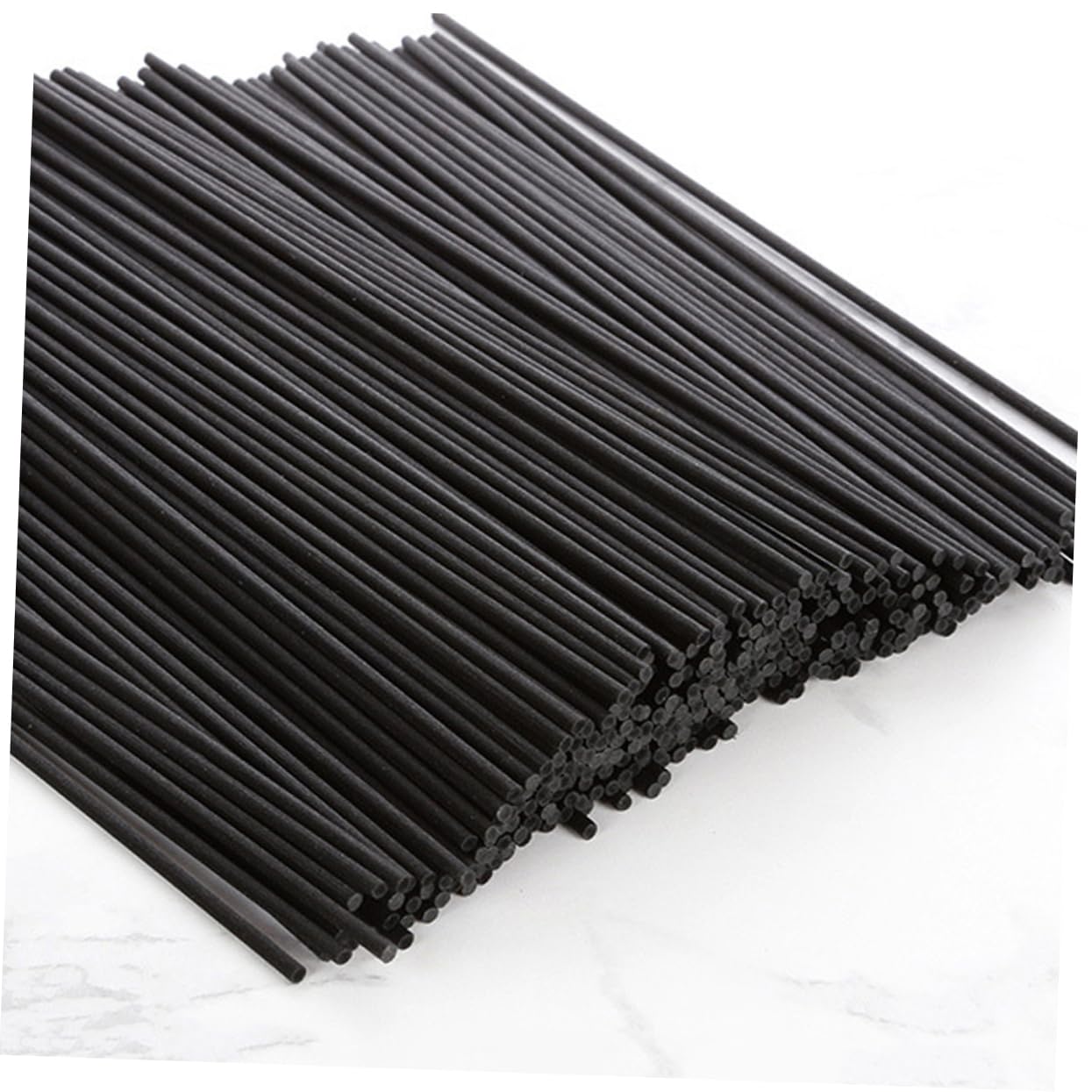 HOLIDYOYO 80pcs Black Fiber Diffuser Sticks Premium Refill for Home Office Use Fragrance Living Spaces for Diffusers