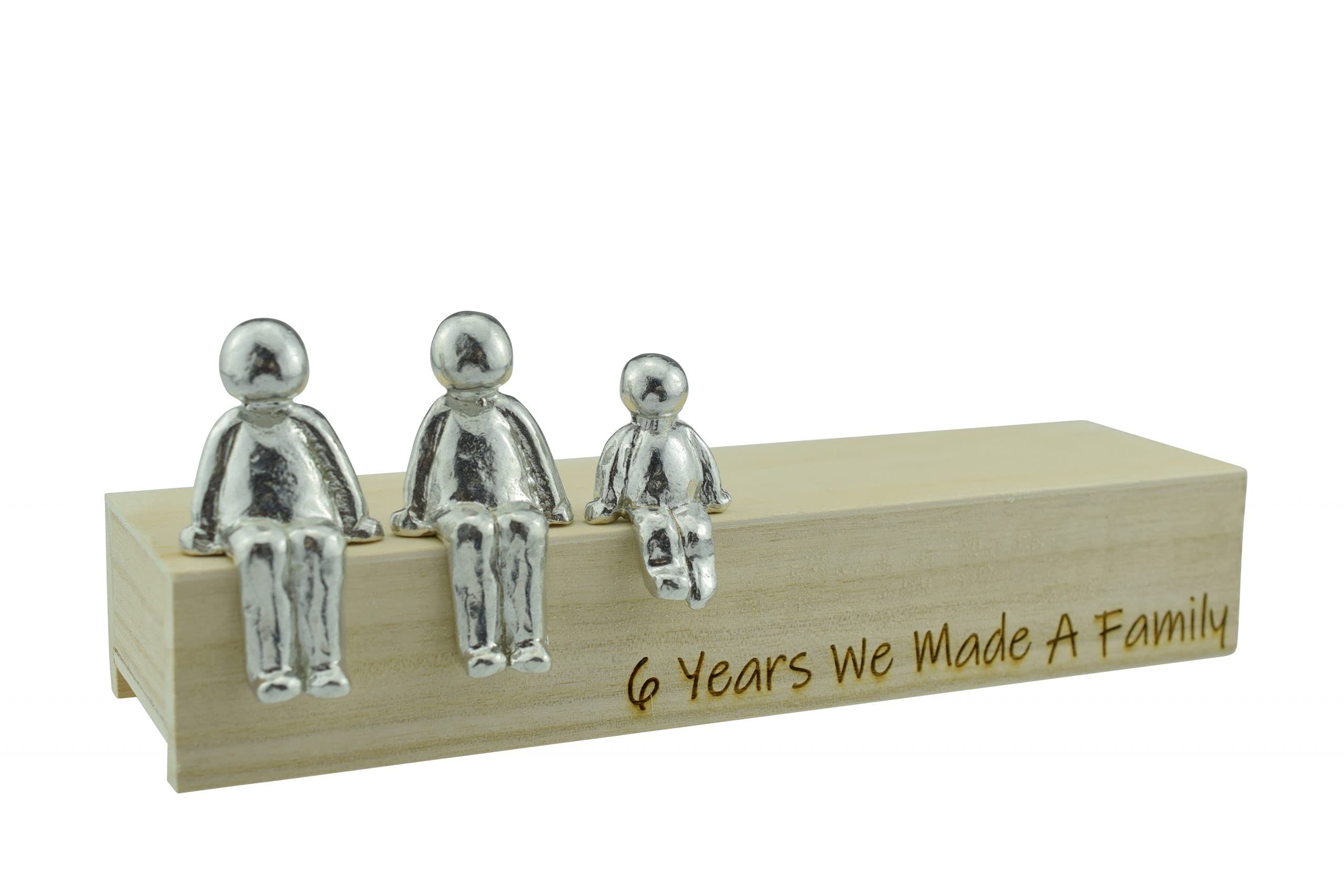 Pomysł na 6. rocznicę - 6 lat 'We Made A Family' metalowa ozdoba - wybierz kombinację rodzinną (1 dziecko)