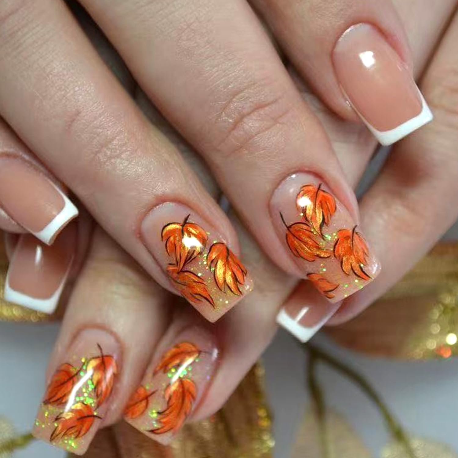 24Pcs Thanksgiving Press on Nails Medium Square White French False Nail Maple Leaf Glitter Powder Design Fall Stick on Nail Acrylic Artificial Fingernails Press Ons Festival Glue on Nails for Women