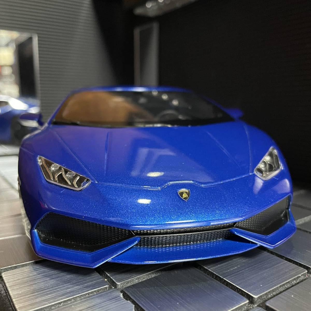 京商 1/18 ランボルギーニ ウラカン クーペ LP610-4 展示ケース付