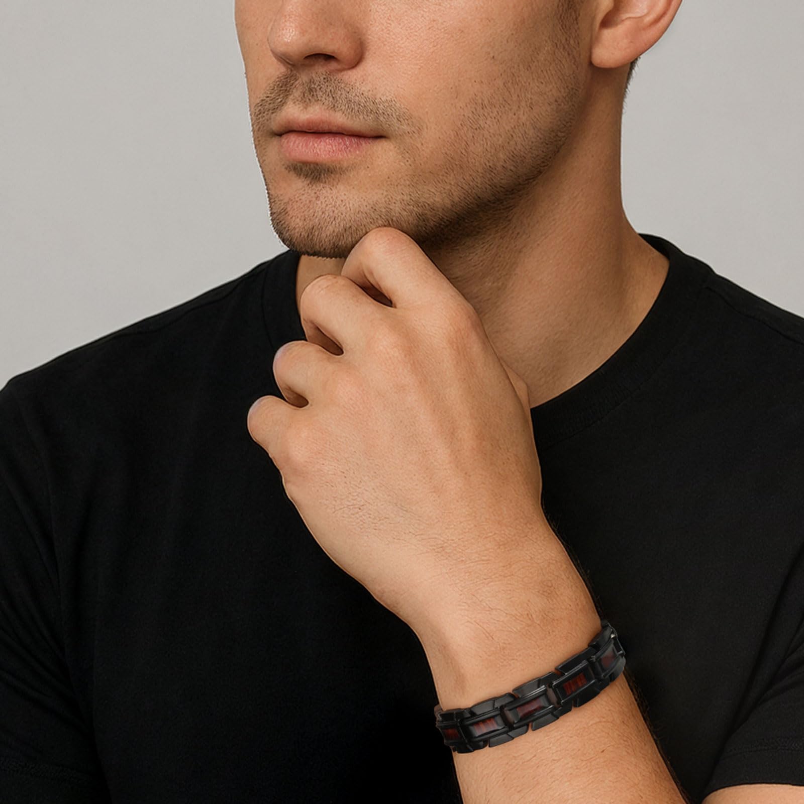 RainSo Herren Magnetarmband,Scorpion Zange Dreireihiges magnetisches Armband aus Holz und Edelstahl,Wird mit einem Werkzeug zum Entfernen von Gliedern und einer Schmuckgeschenkbox (schwarz und rot)