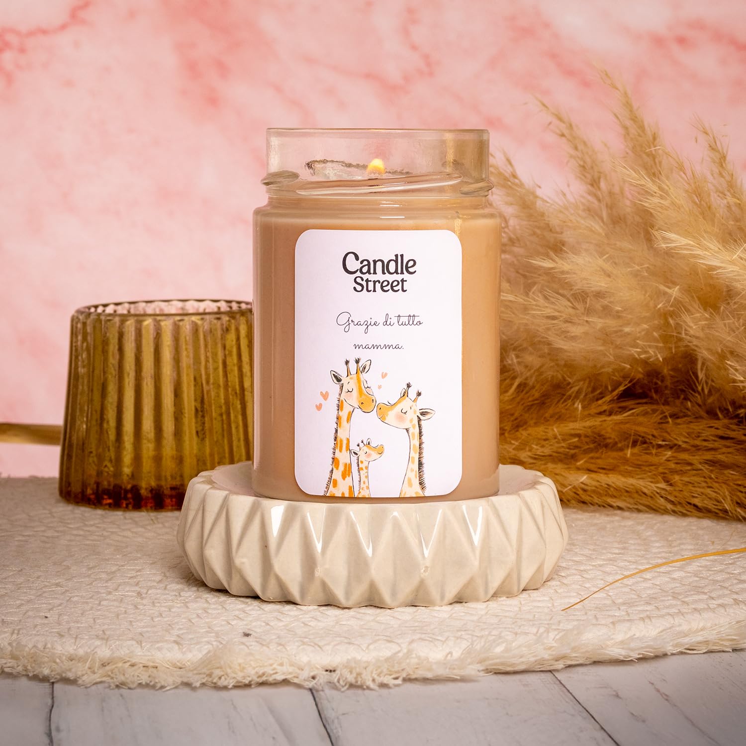 Candle Street | Danke – Danke Mama | Duftkerze | Duftkerze | Vanille, Zimt und Bratapfel | 500 g | Lange Brenndauer 100 h | Handarbeit, vegan, Made in Italy | Geschenkidee Relax