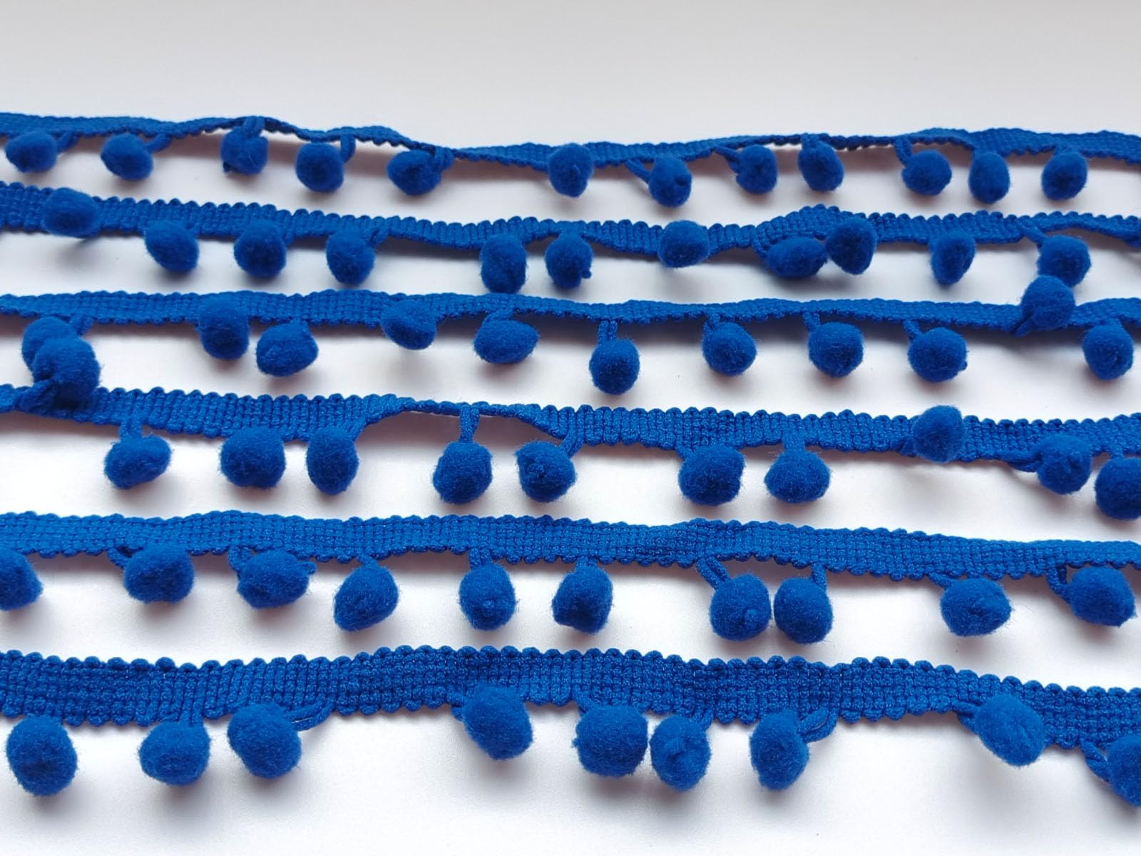 Accessories Attic® Garniture De Pompons à Coudre De 22,9 M X