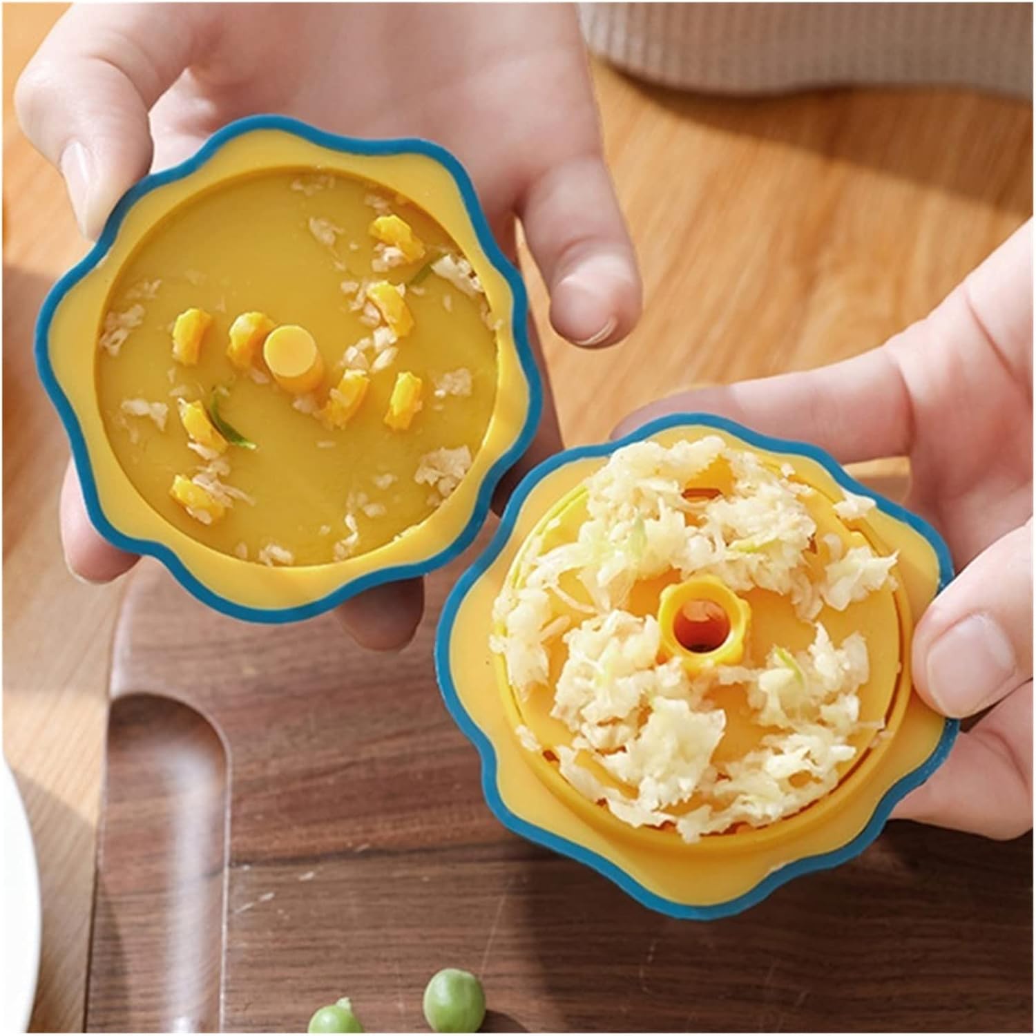 Masher 2 in 1 Multifunctional Garlic Ginger Squeezer Masher Handheld Ginger Mincer Kitchen Tool