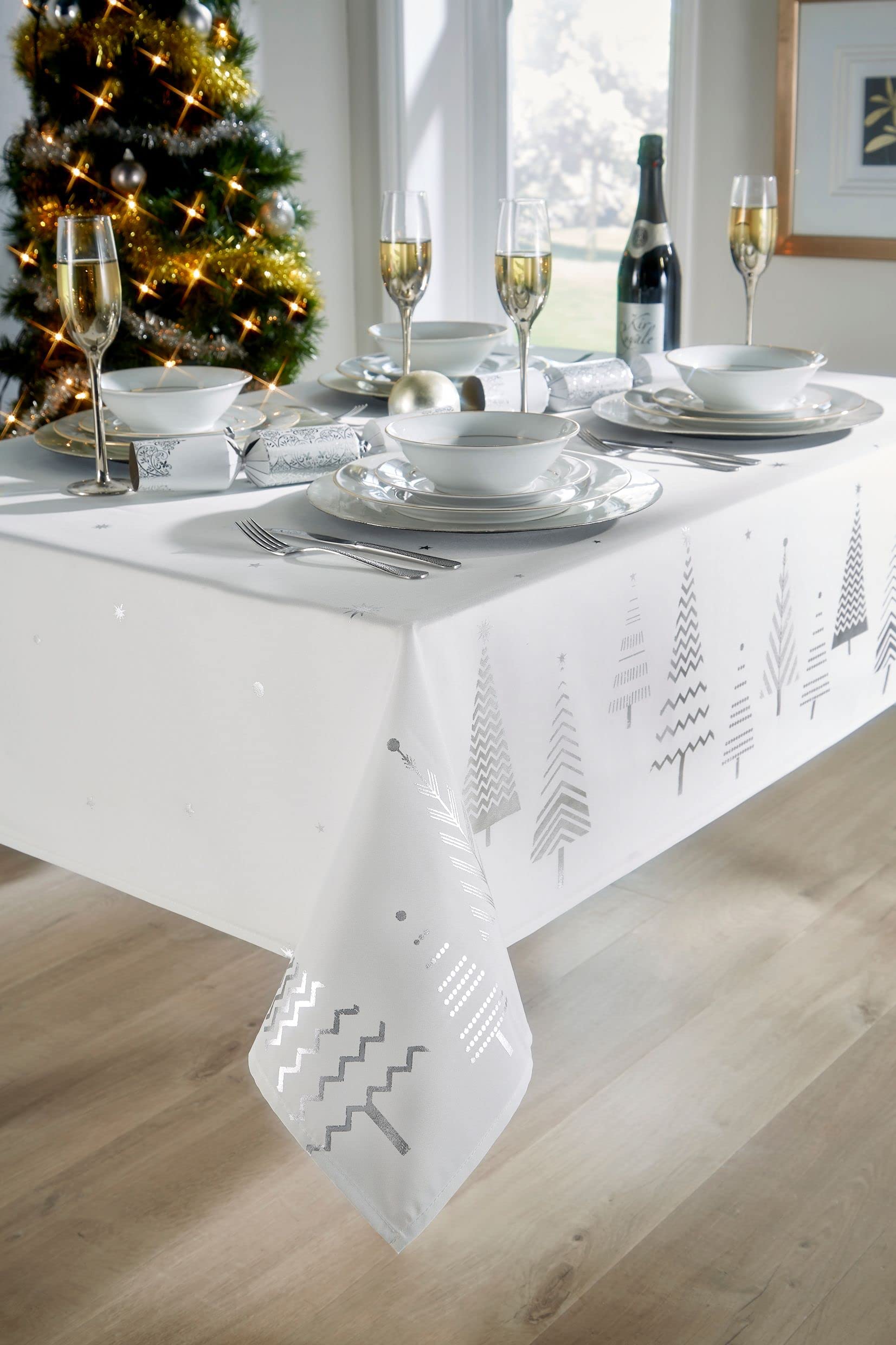 Lex's Linens Nappe de Noël sur fond blanc avec imprimé arbre de Noël en lurex argenté (132,1 x 274,3 cm)