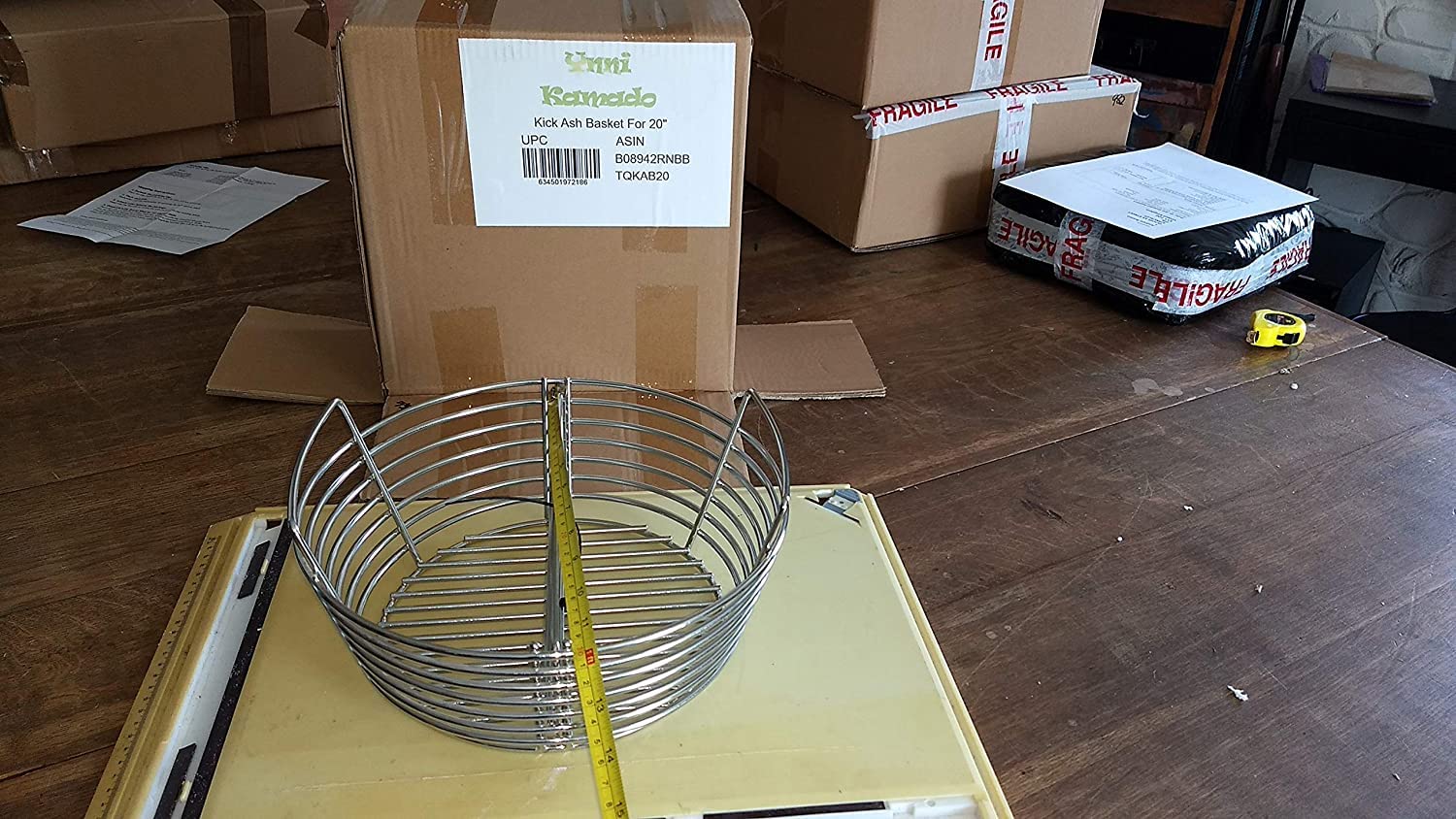 YNNI KAMADO Kosz na popiół typu kick Ash do grillów na chipfeeder, średnica zewnętrzna 50,8 cm, zdejmowany rozdzielacz centralny TQKABC20