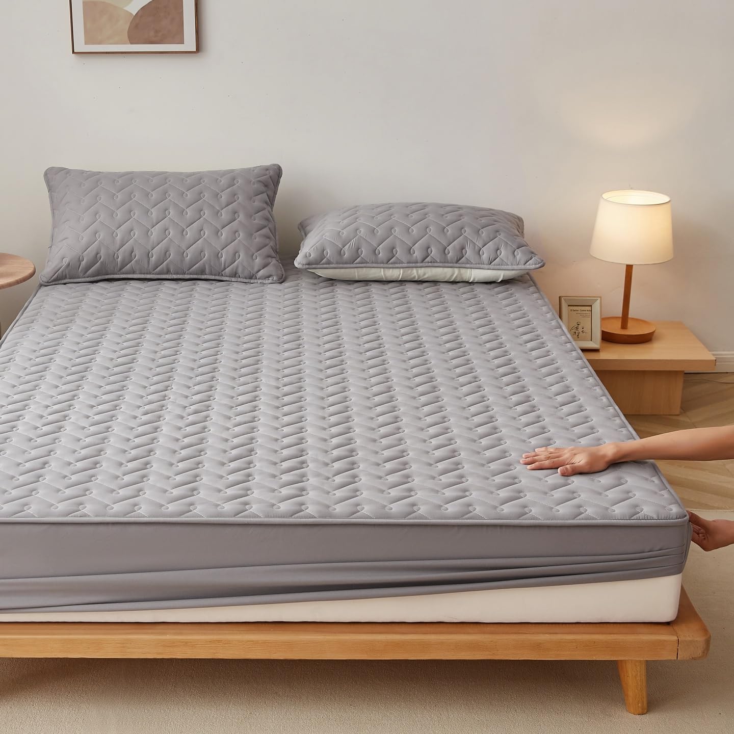 Mattress Protector, Soft Bed Grey Mattress Cover, Breathable Mattress Pad Cover with Deep Pocket 6"- 11", Noiseless Washable (Queen 60"x80",Dark Gray)