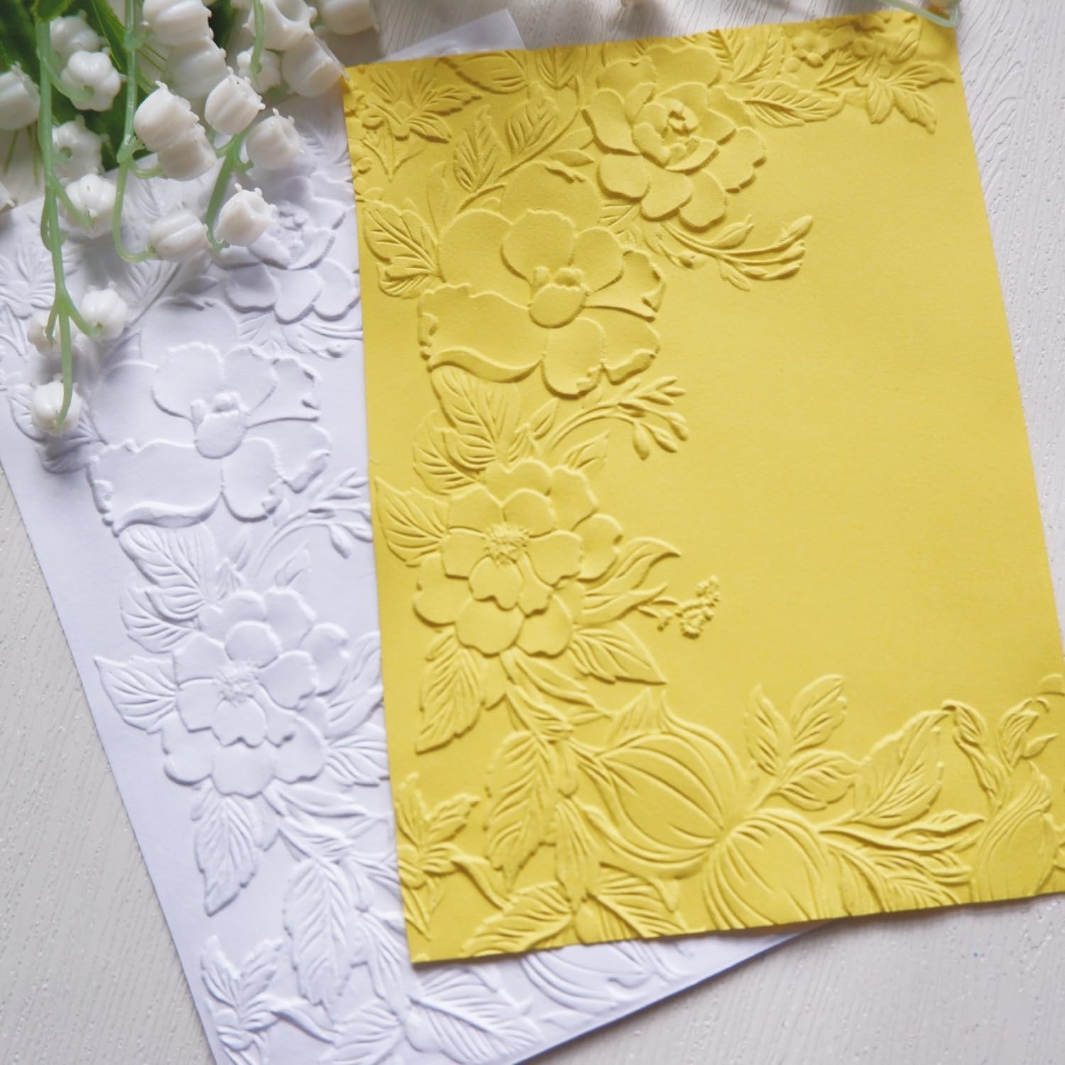 DIYology 3D Plastic Embossing Folder (Flowers Pattern) Paper Crafts Plastic Spring Flowers Textured Impressions for Card Making Scrapbooking 4.5"x6.4"