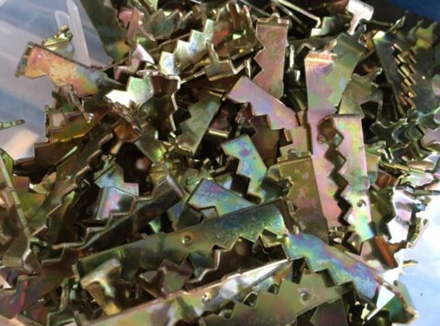 USA Premium Store No Nail/Nailless 2" Brass Sawtooth