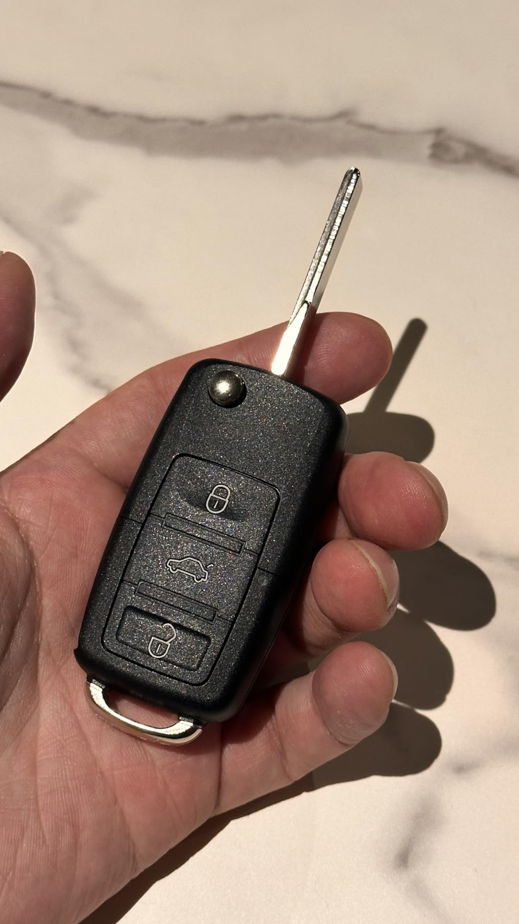 TrrtDo 2 Pack Fake Car Keys with Hidden Compartment Realistic Car Key ...