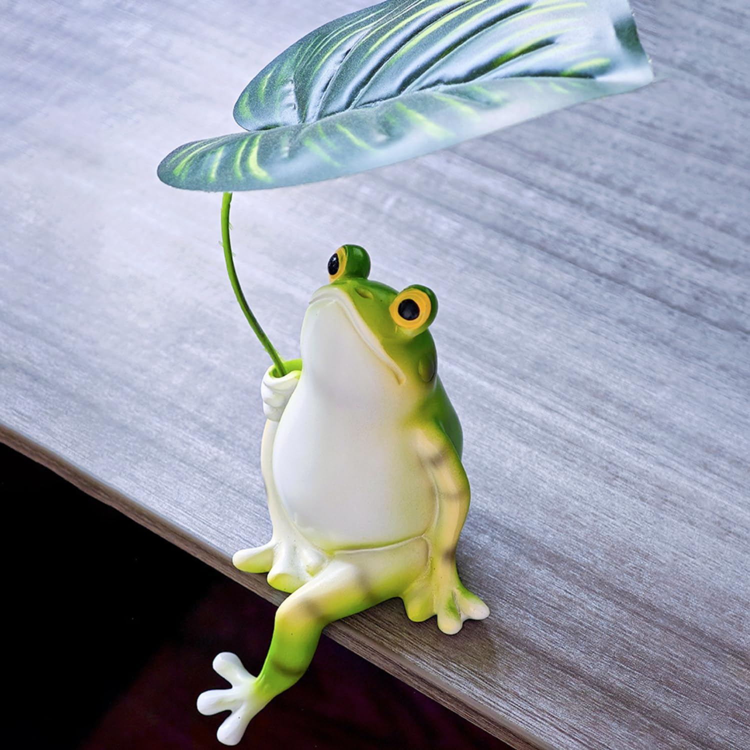 KARLOR Frog Figure with Monstera Leaf Decorative Aquarium Fish Tank Garden Desk Car Office Decoration, 8x8x14cm