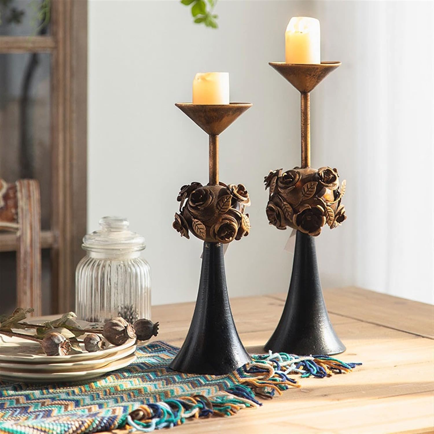 テーブルキャンドルホルダー クリエイティブ鉄燭台アンティーク彫刻装飾キャンドルホルダー木製ベーステーブルセンター装飾 装飾用(中くら