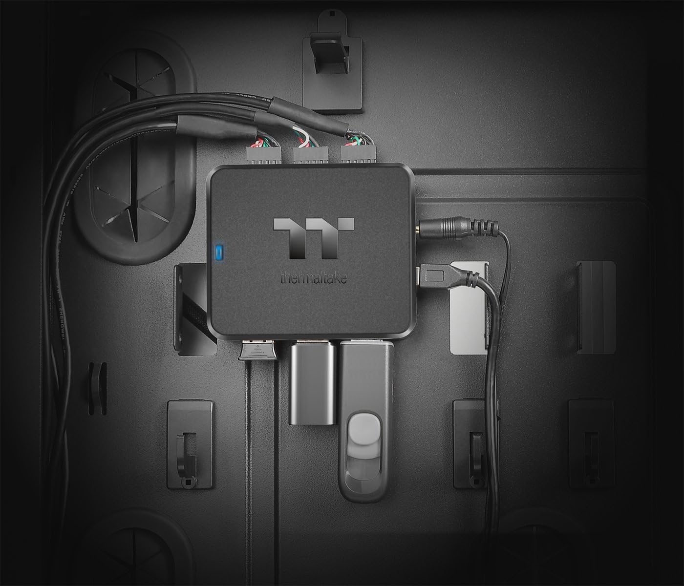 Thermaltake H200 Internal USB Hub - Black
