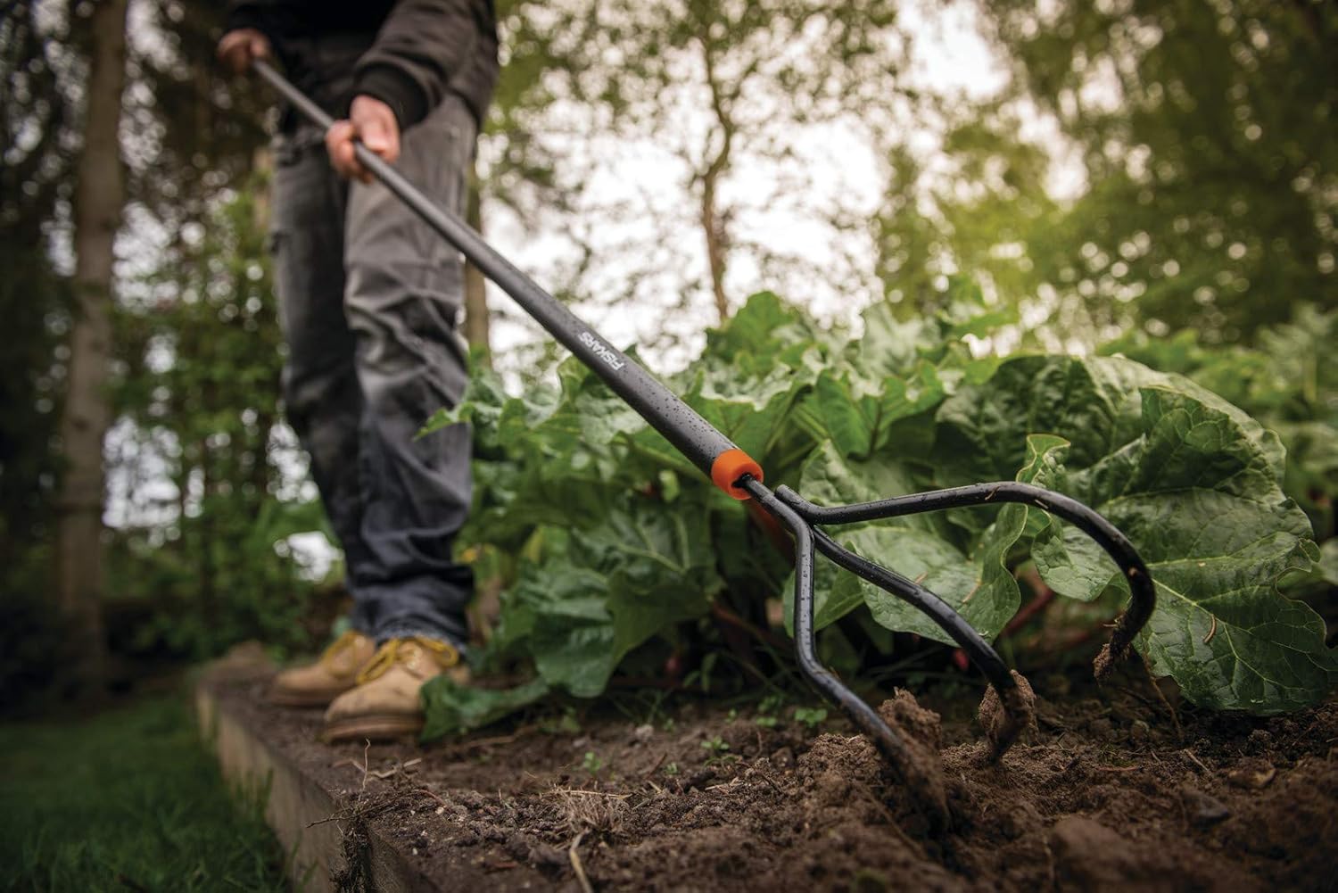 Fiskars Solid Cultivator, for Optimal Bed Preparation and Care, Length: 164 cm, Width: 12 cm, Black/Orange, 1016034